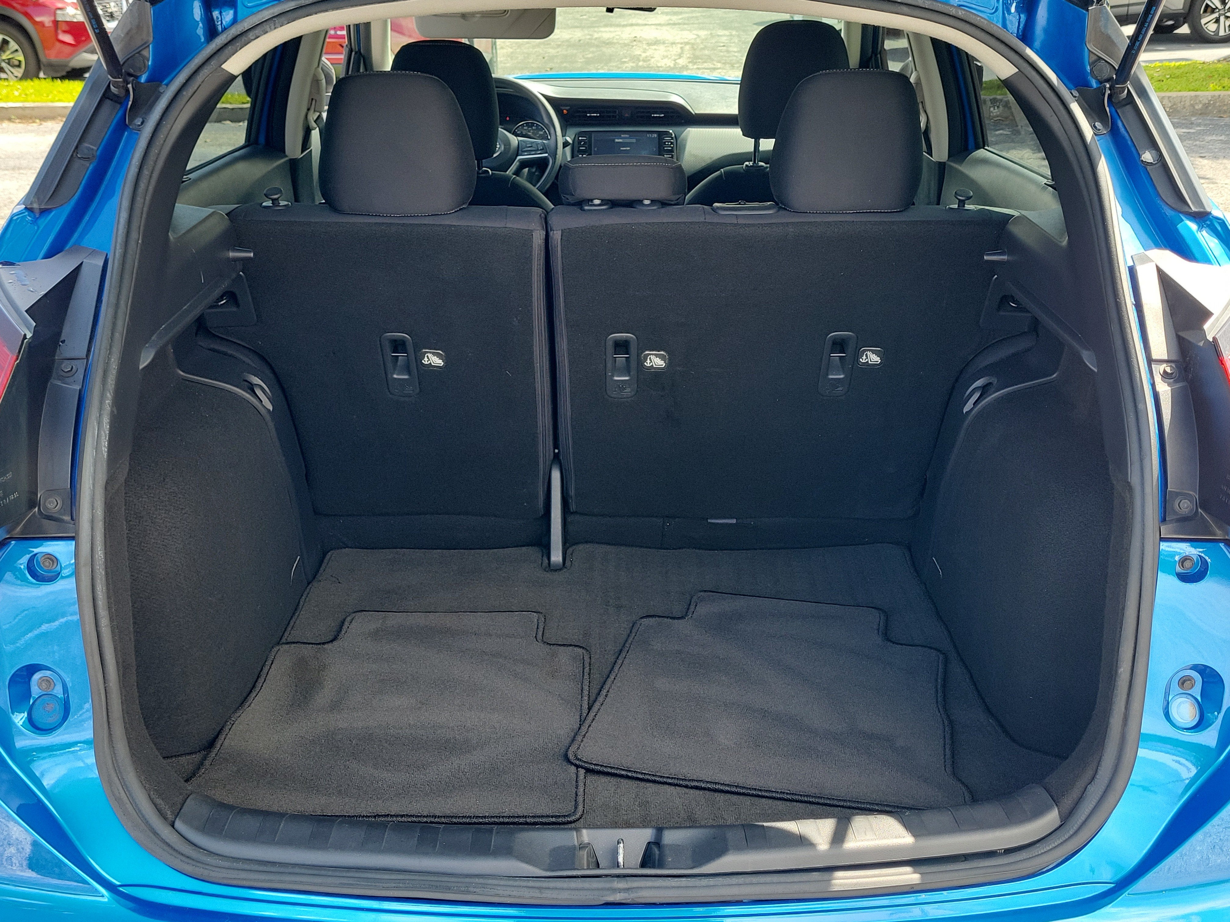 2022 Nissan Kicks SV