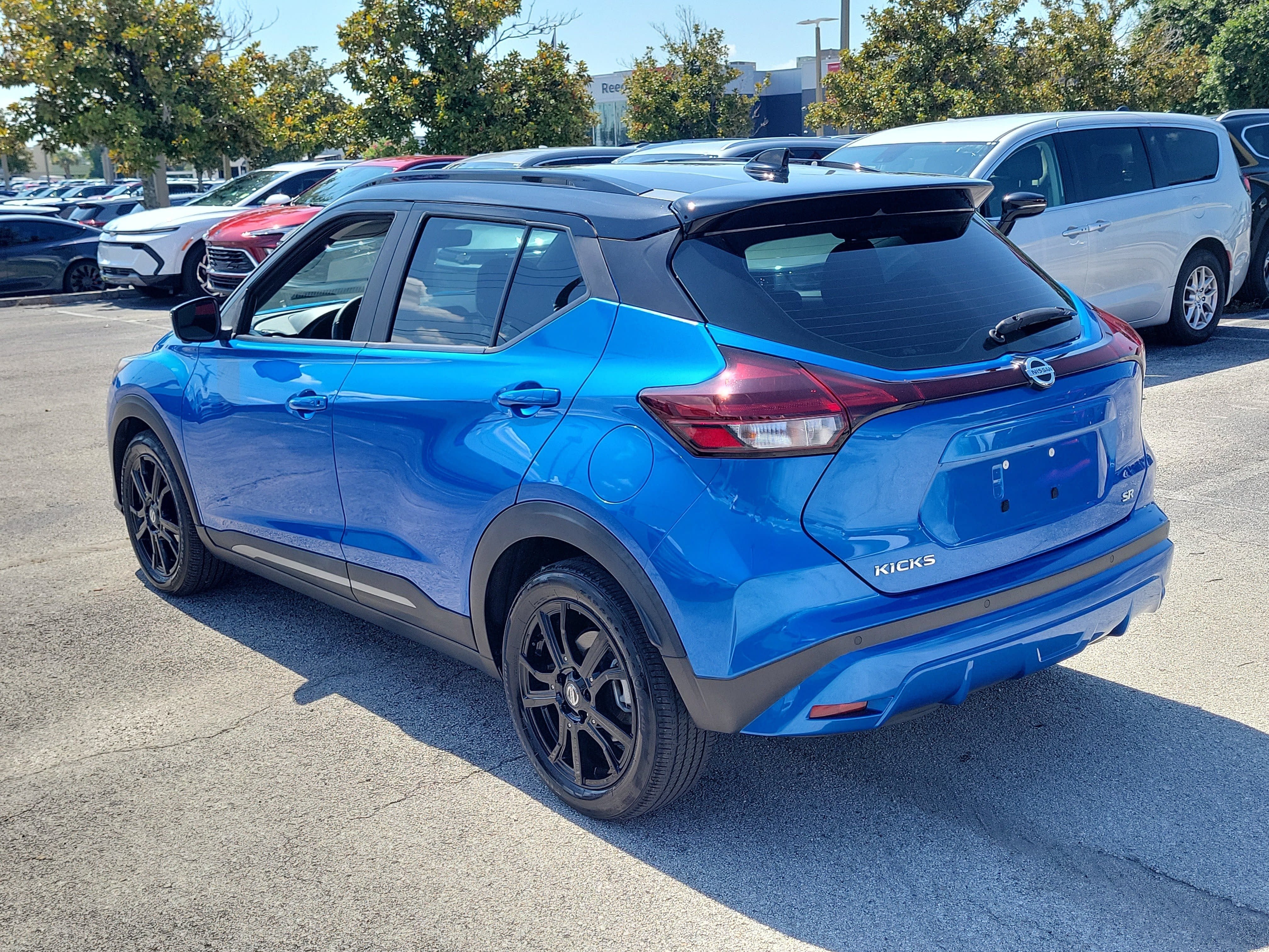 2021 Nissan Kicks SR