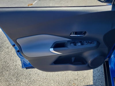 2021 Nissan Kicks SR