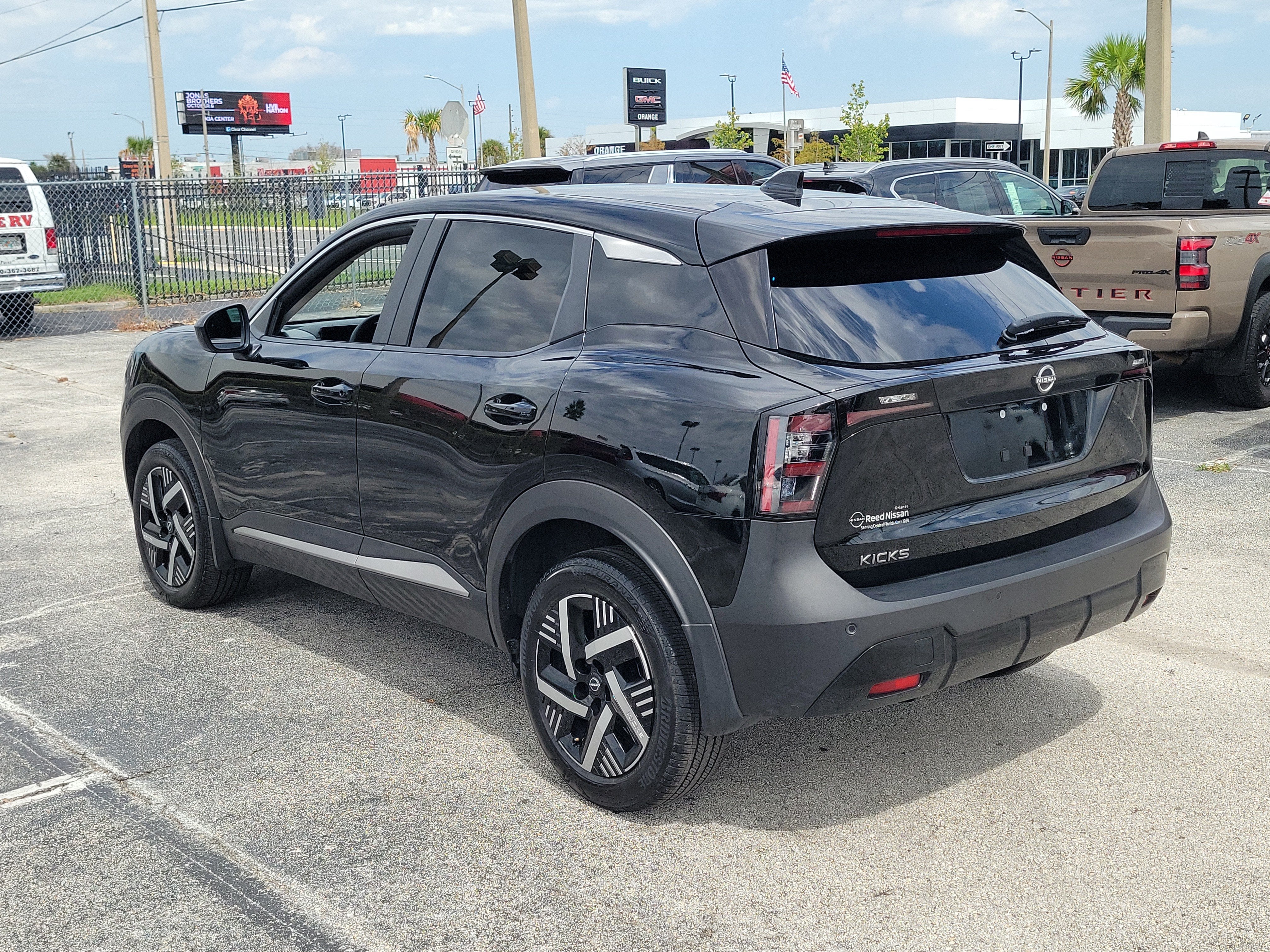 2025 Nissan Kicks SV
