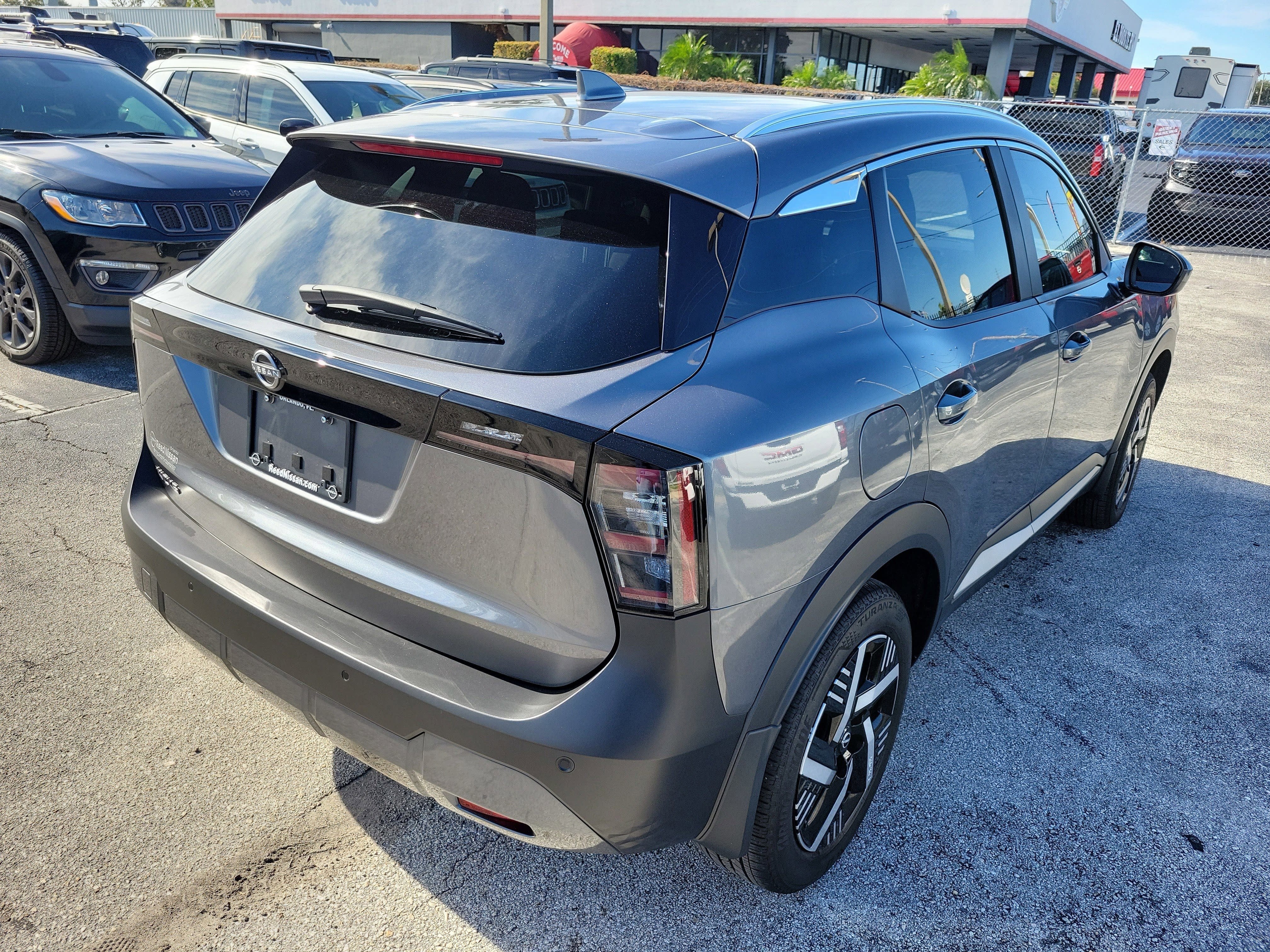 2025 Nissan Kicks SV