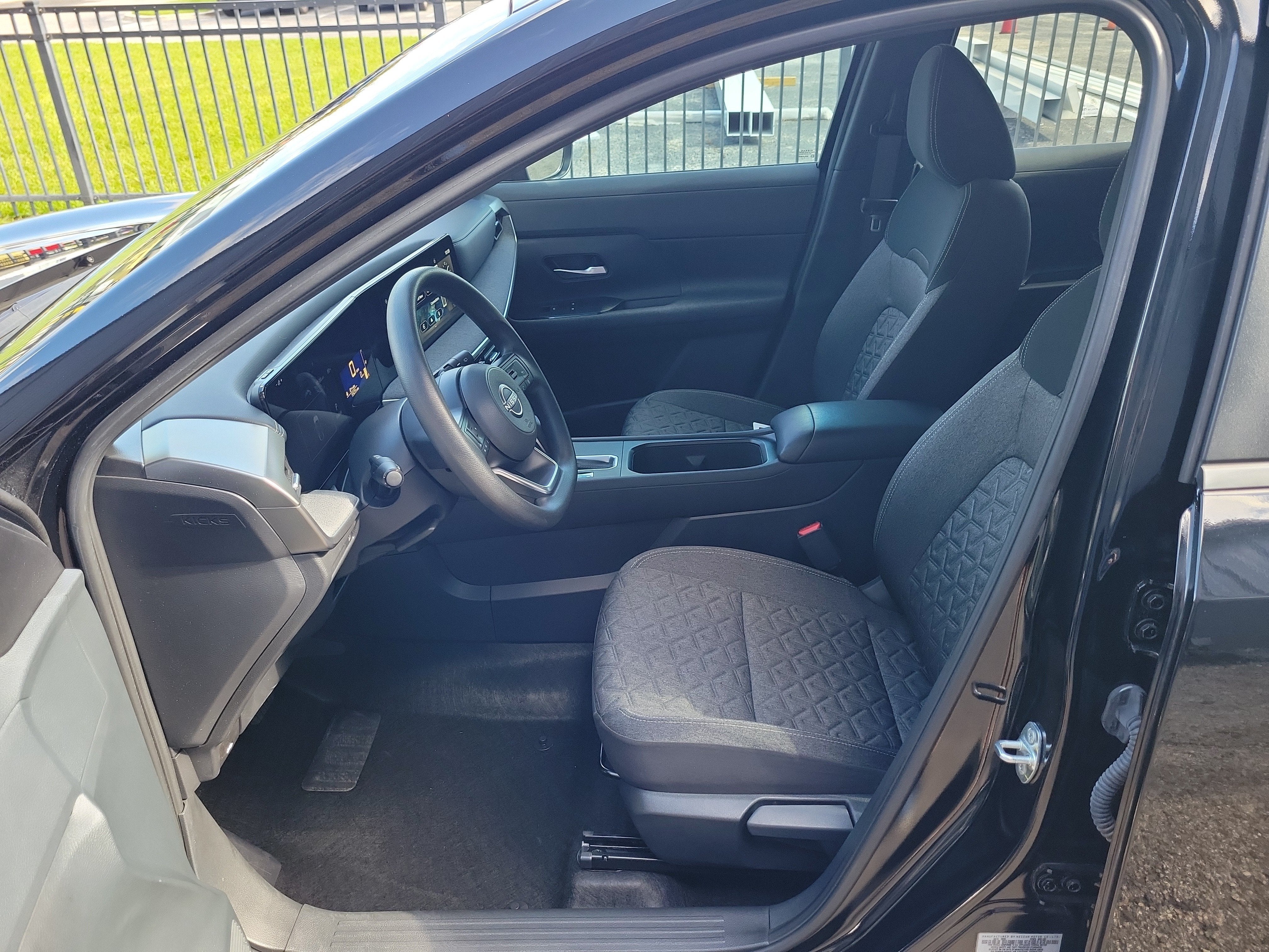 2025 Nissan Kicks SV