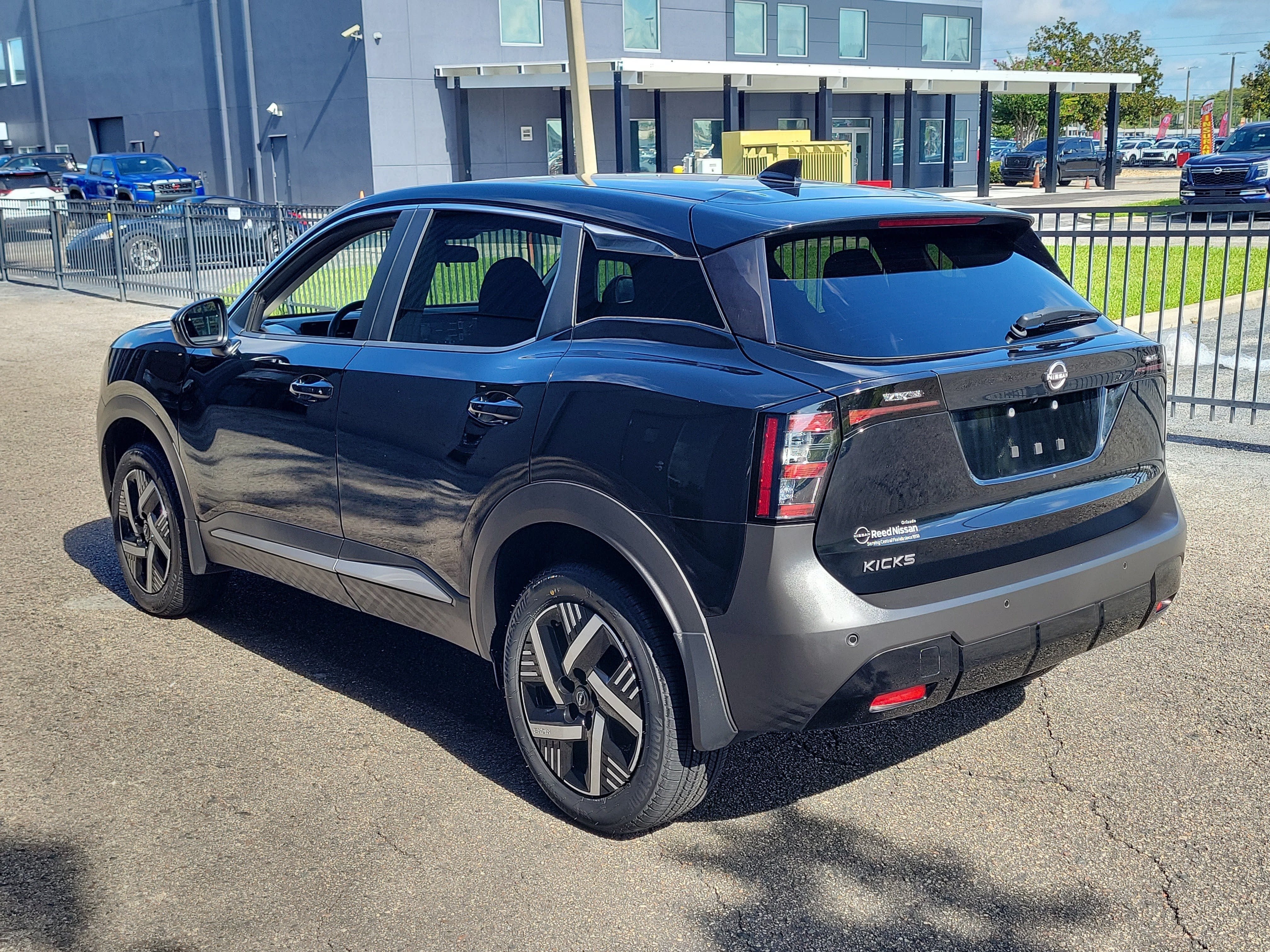 2025 Nissan Kicks SV
