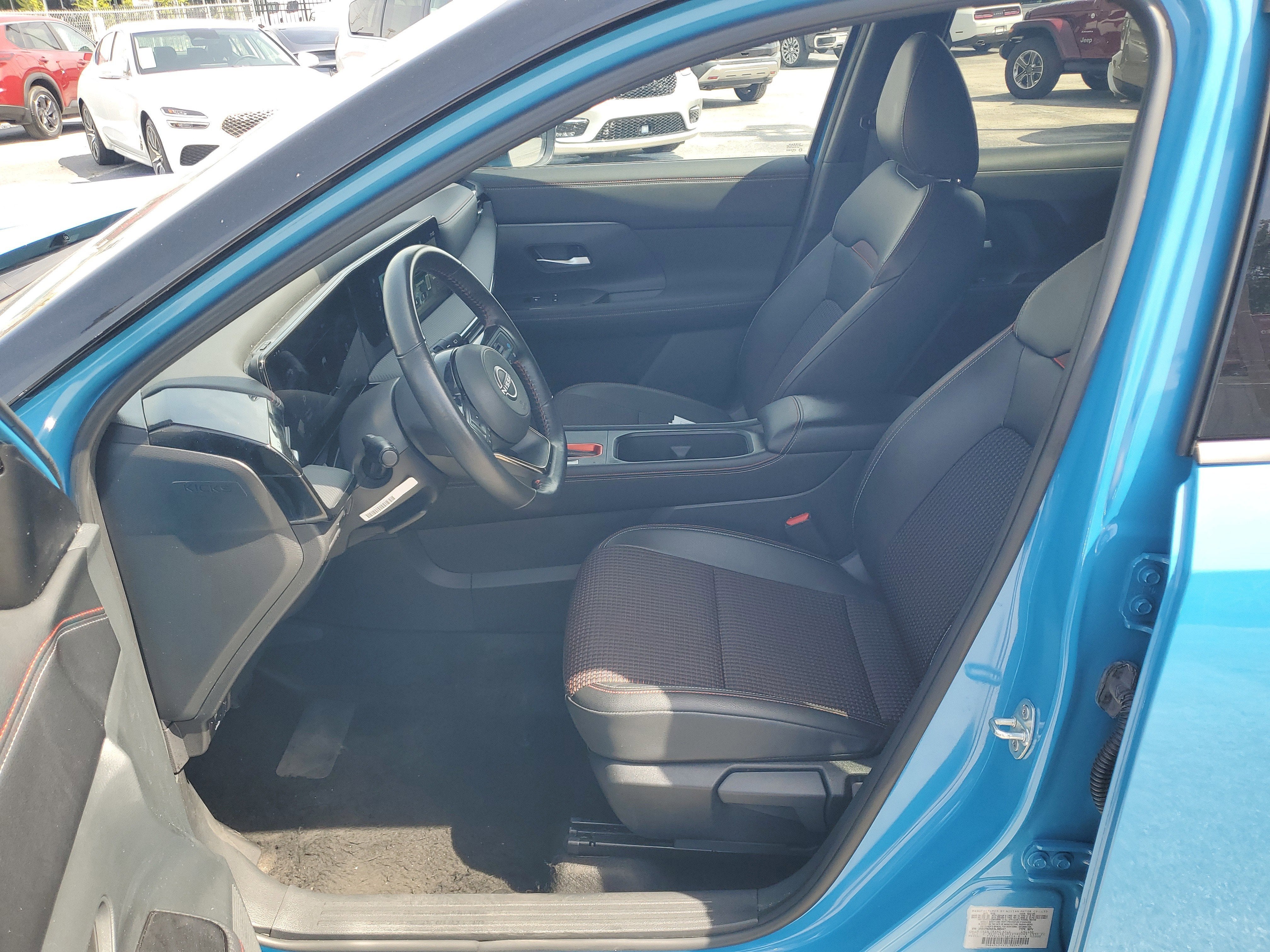 2025 Nissan Kicks SR