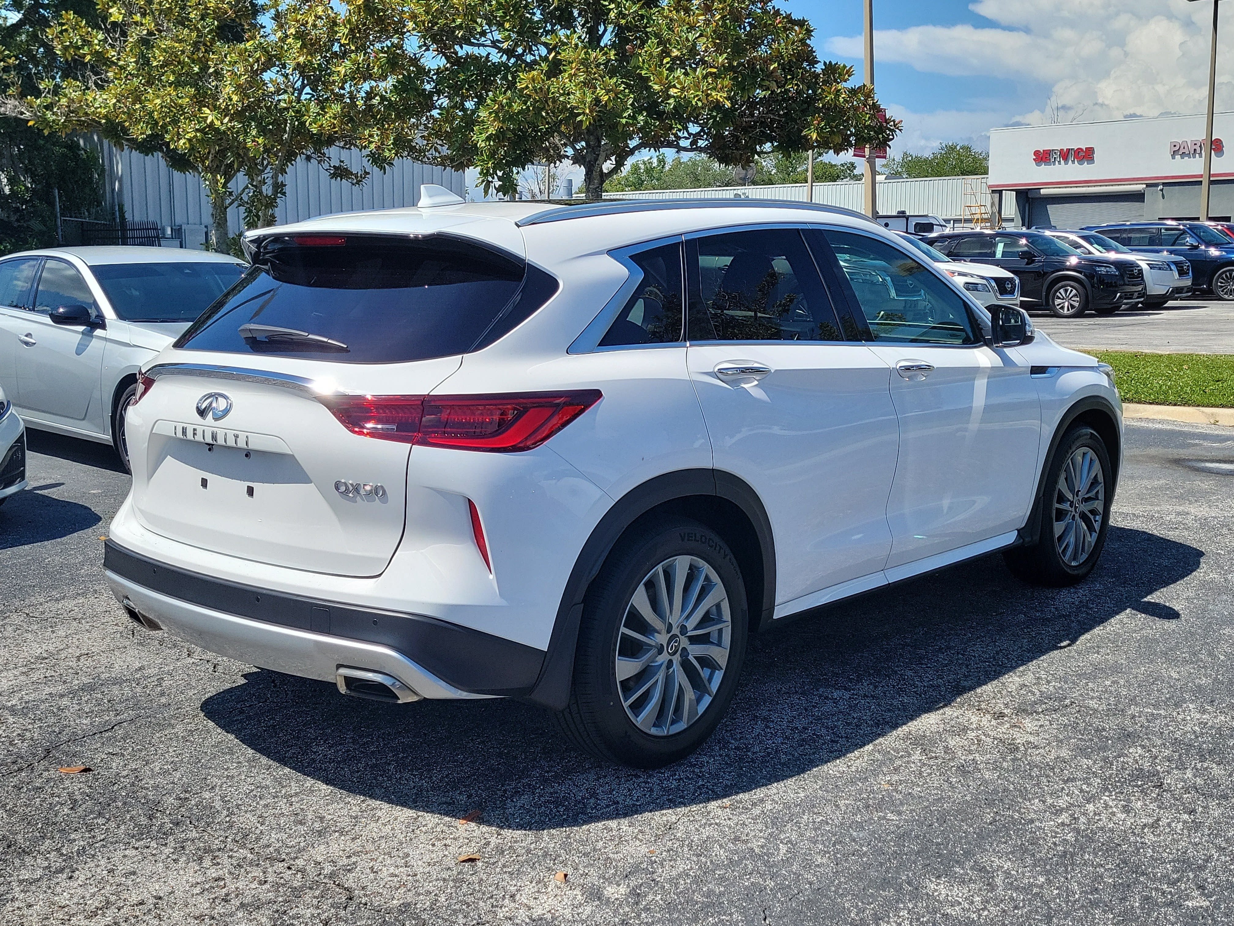 2023 INFINITI QX50 LUXE