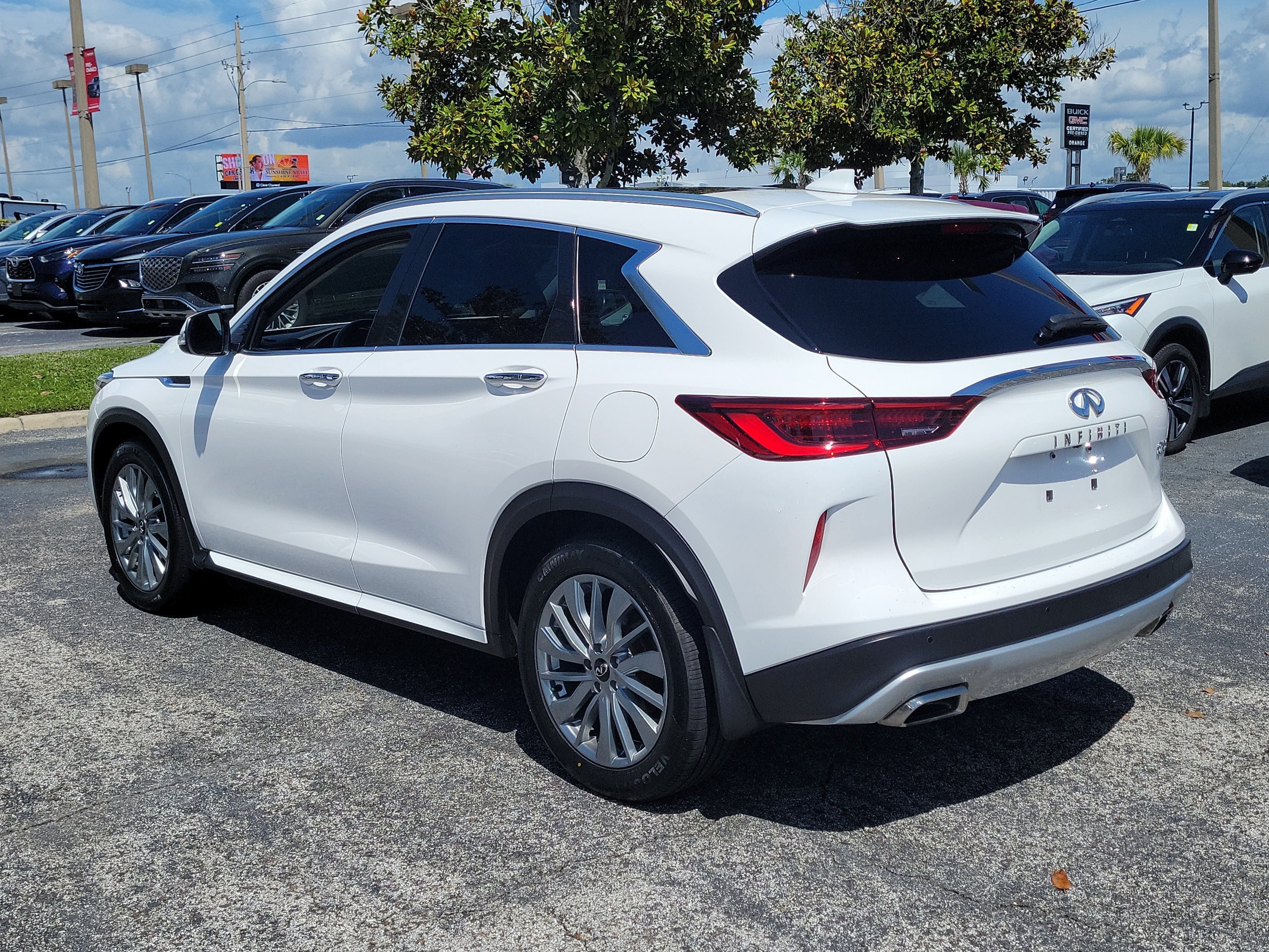 2023 INFINITI QX50 LUXE