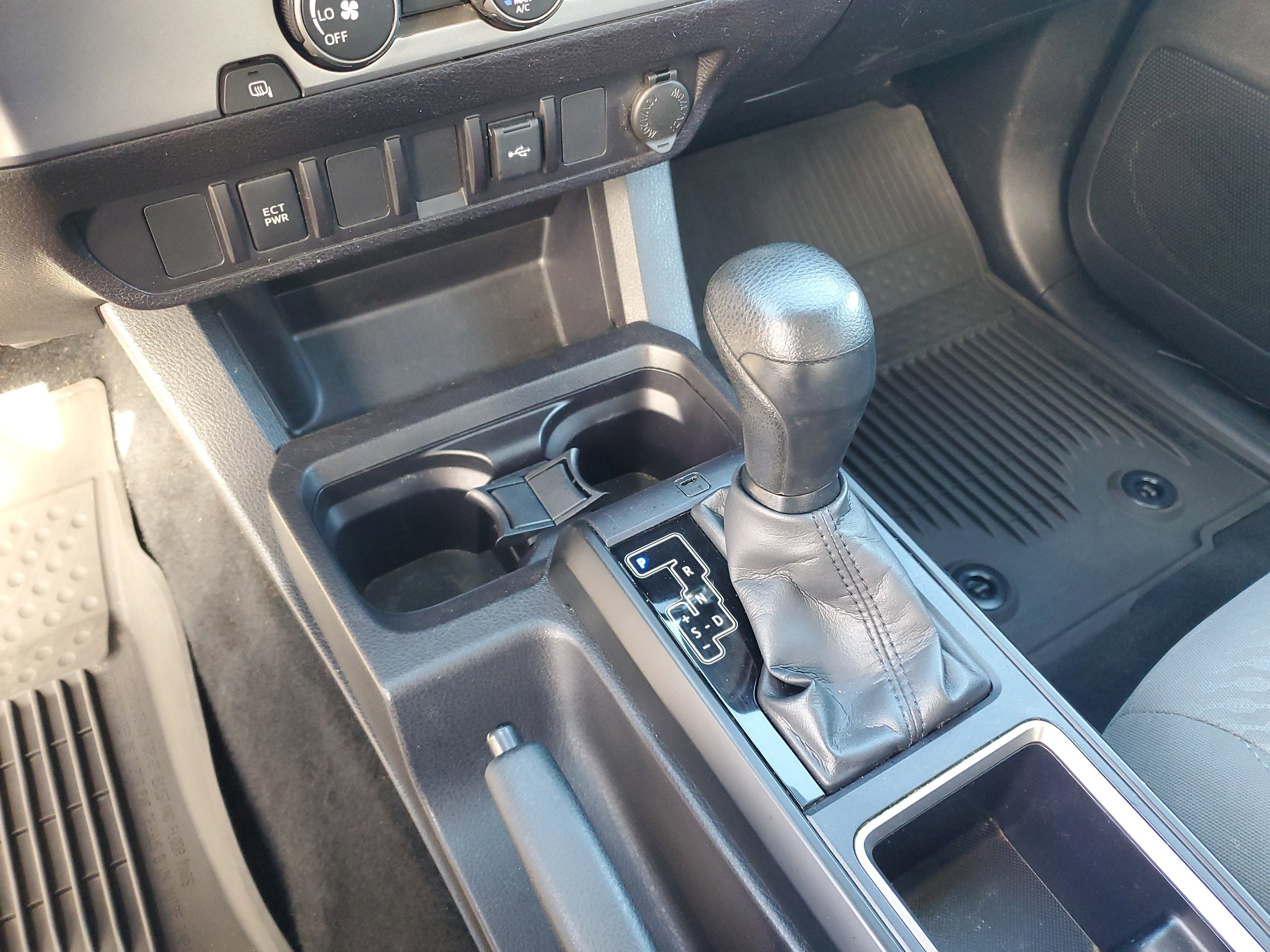 2022 Toyota Tacoma 2WD SR