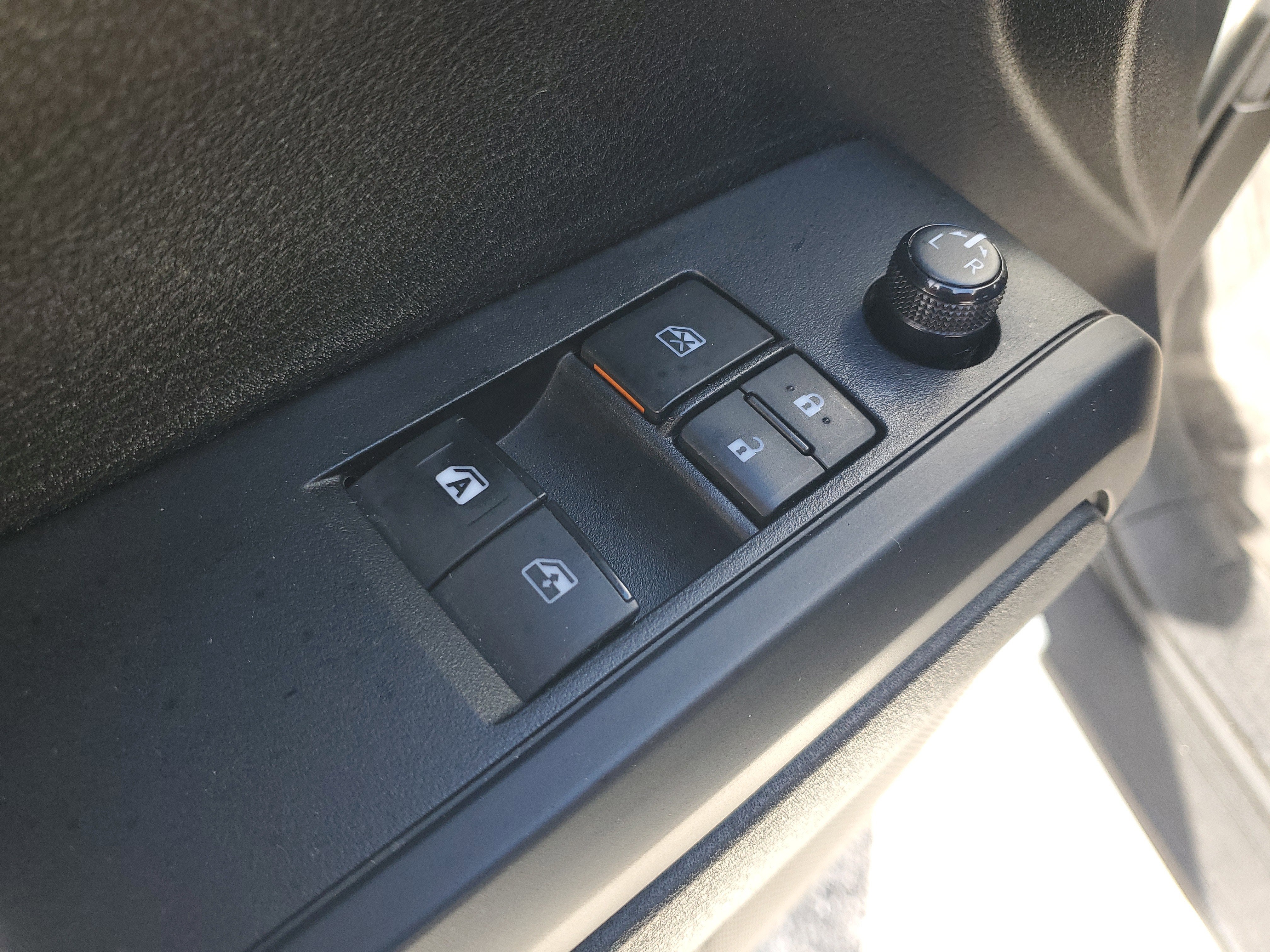 2022 Toyota Tacoma 2WD SR