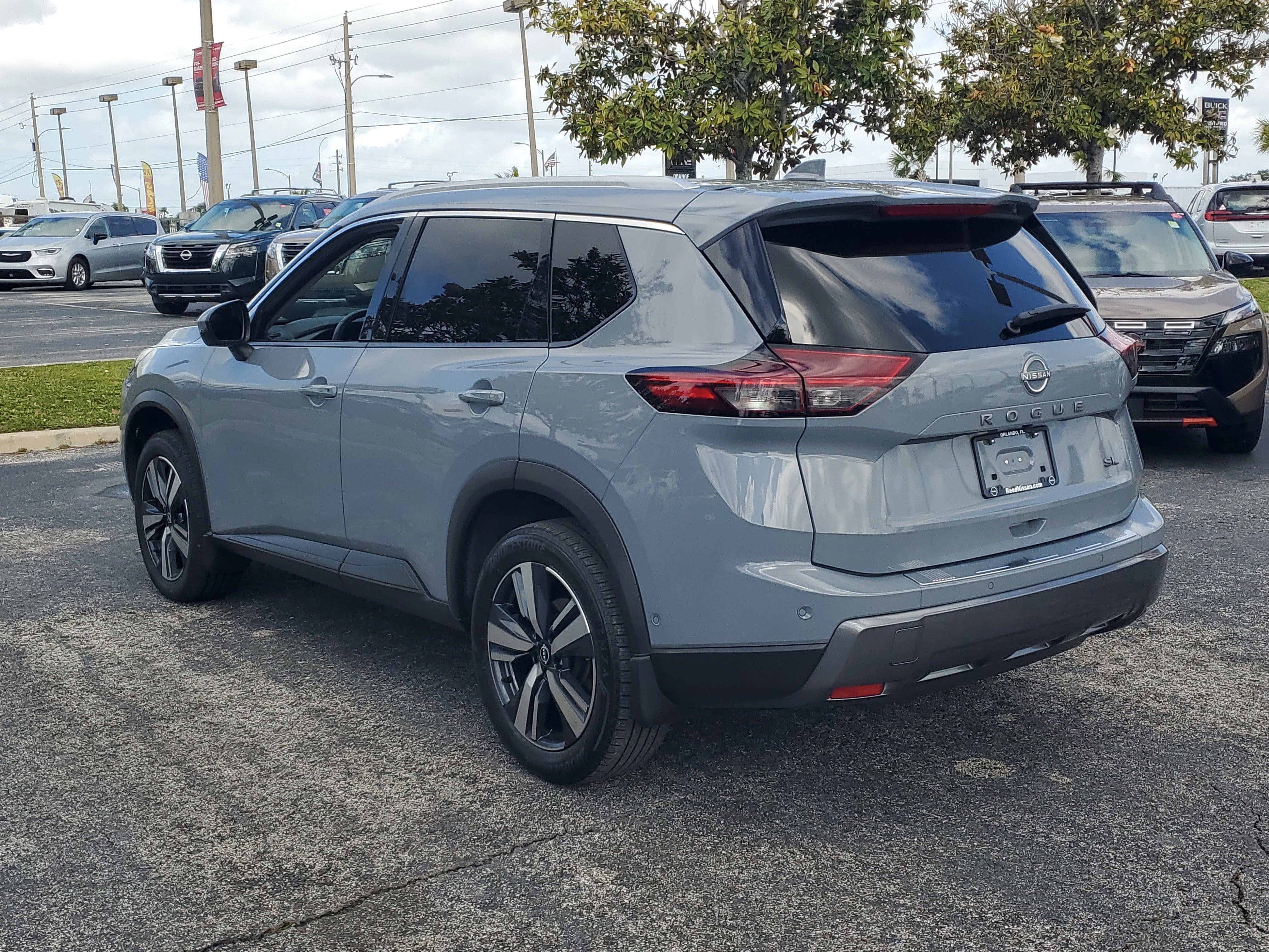 2024 Nissan Rogue SL