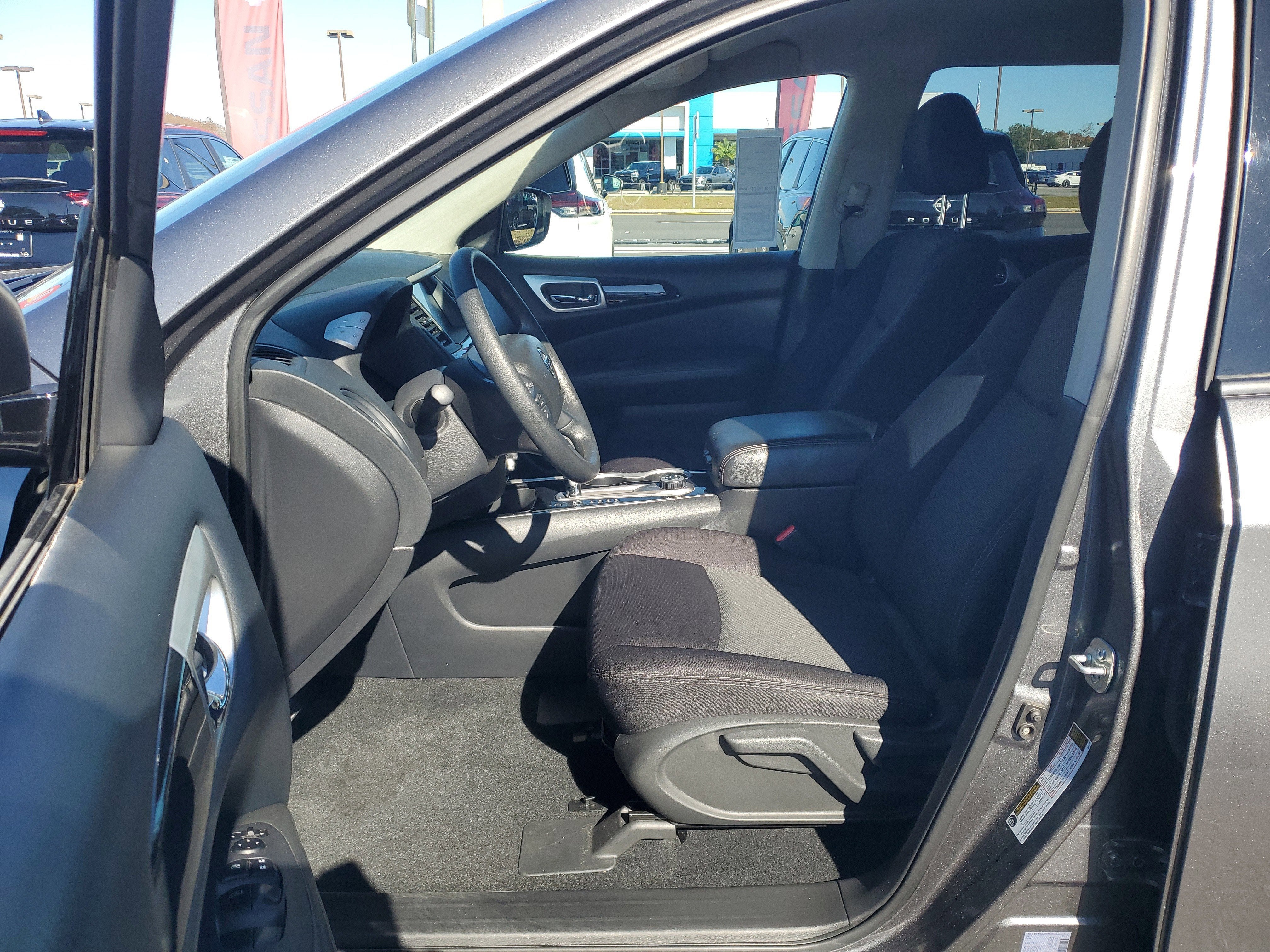 2020 Nissan Pathfinder S