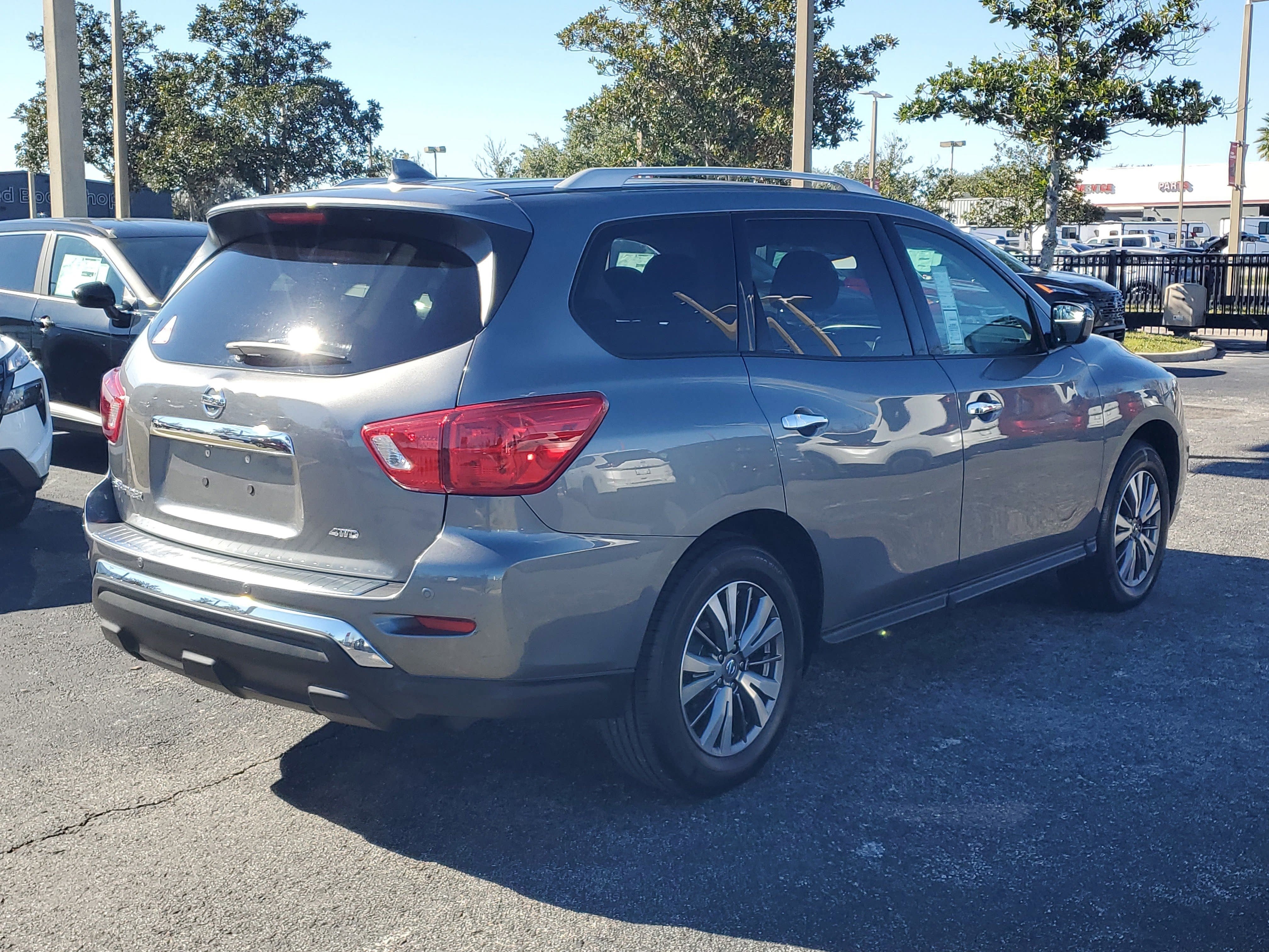 2020 Nissan Pathfinder S