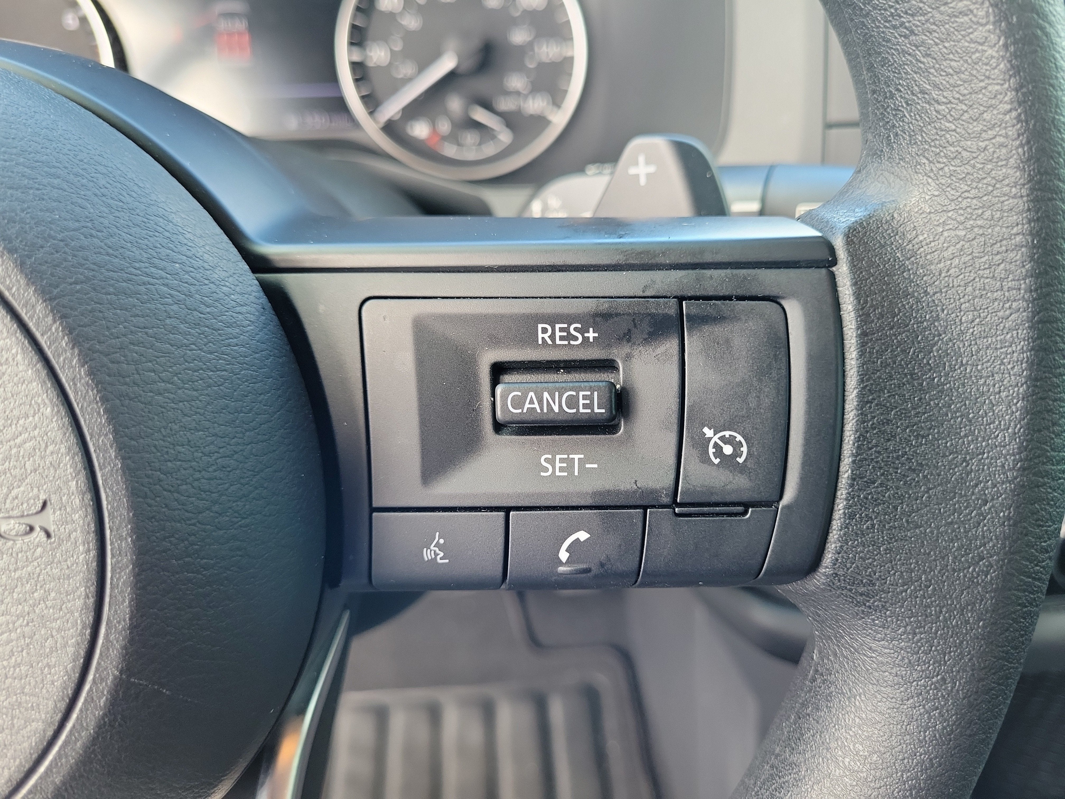 2025 Nissan Pathfinder S