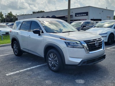 2025 Nissan Pathfinder S