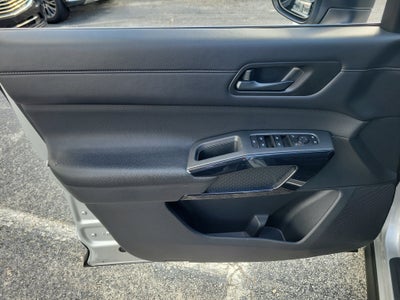 2025 Nissan Pathfinder S