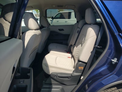 2024 Nissan Pathfinder SV