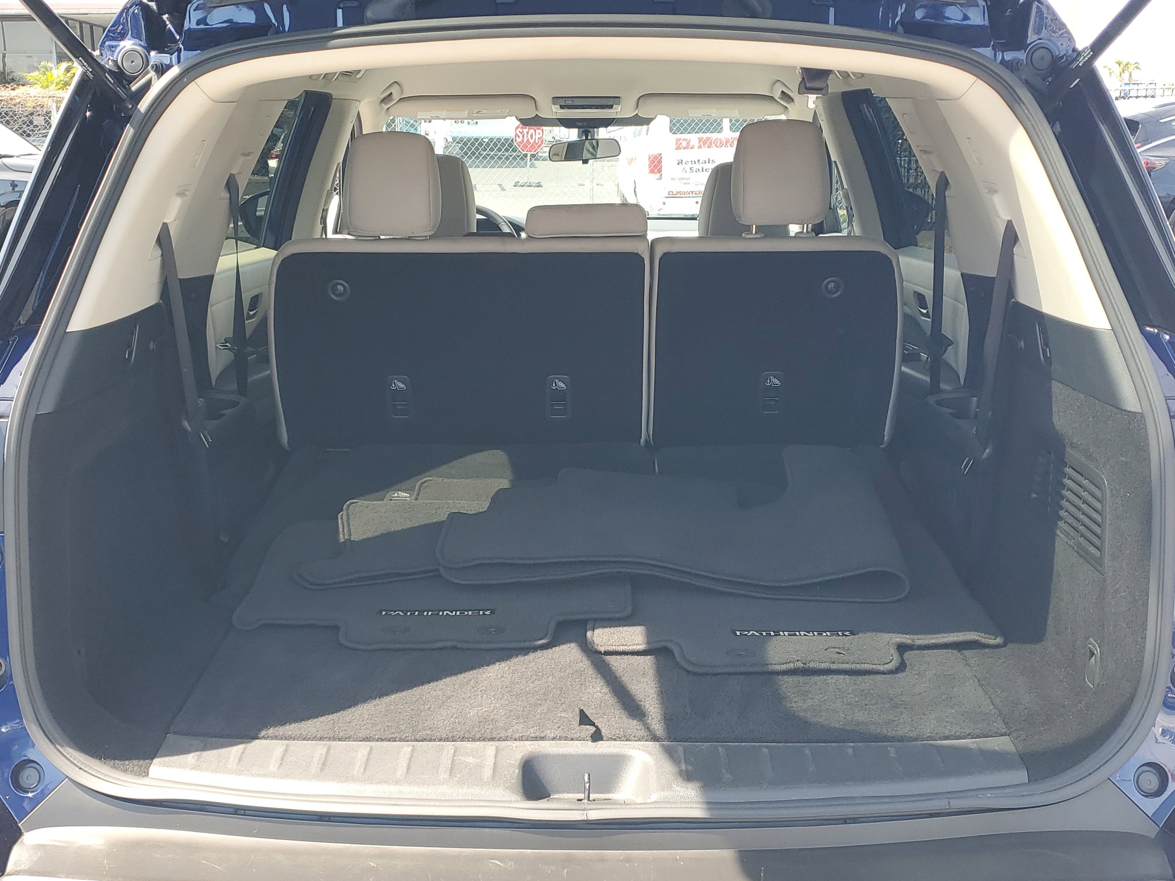 2024 Nissan Pathfinder SV