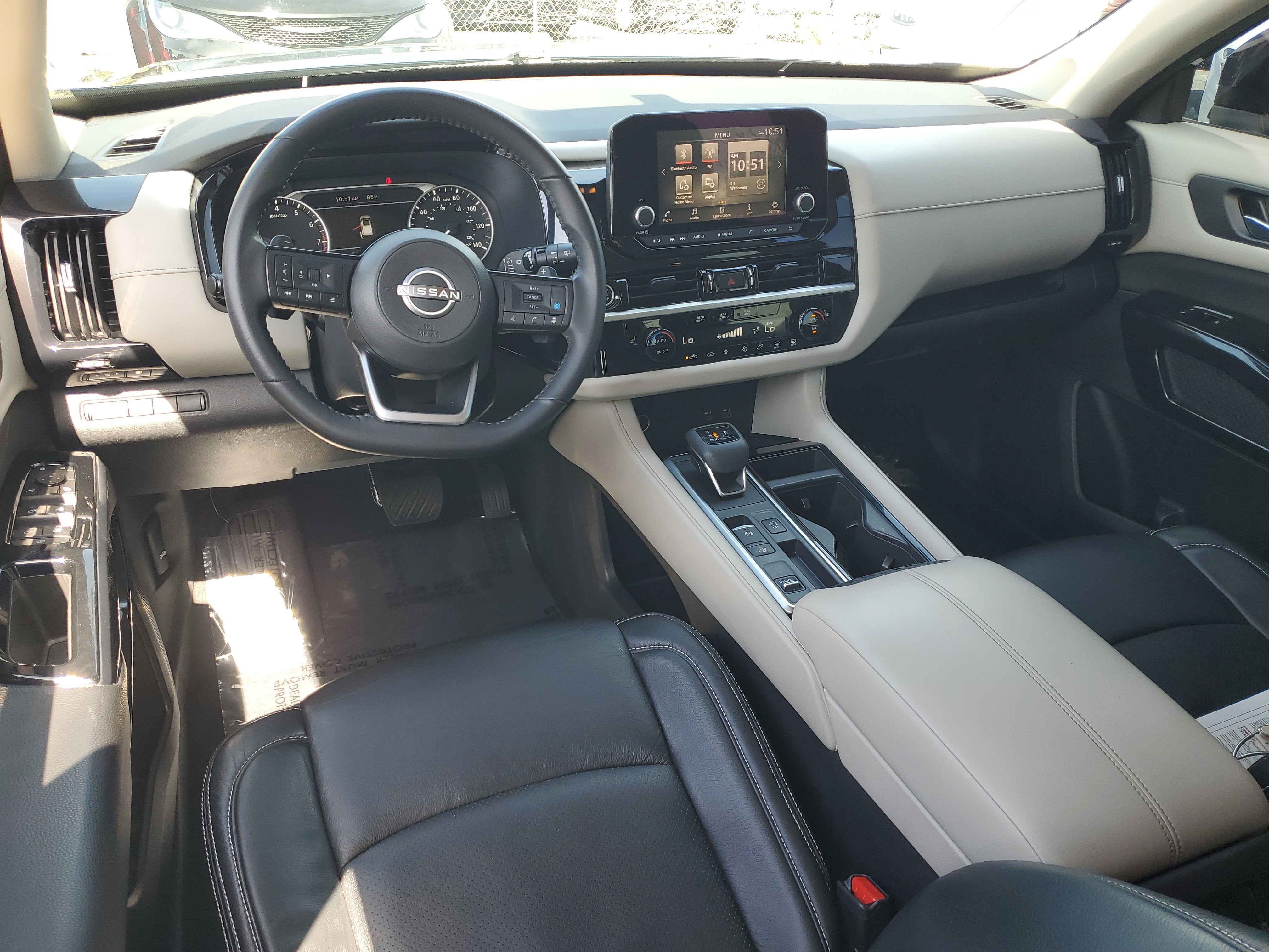 2022 Nissan Pathfinder SV