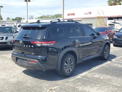 2022 Nissan Pathfinder SV