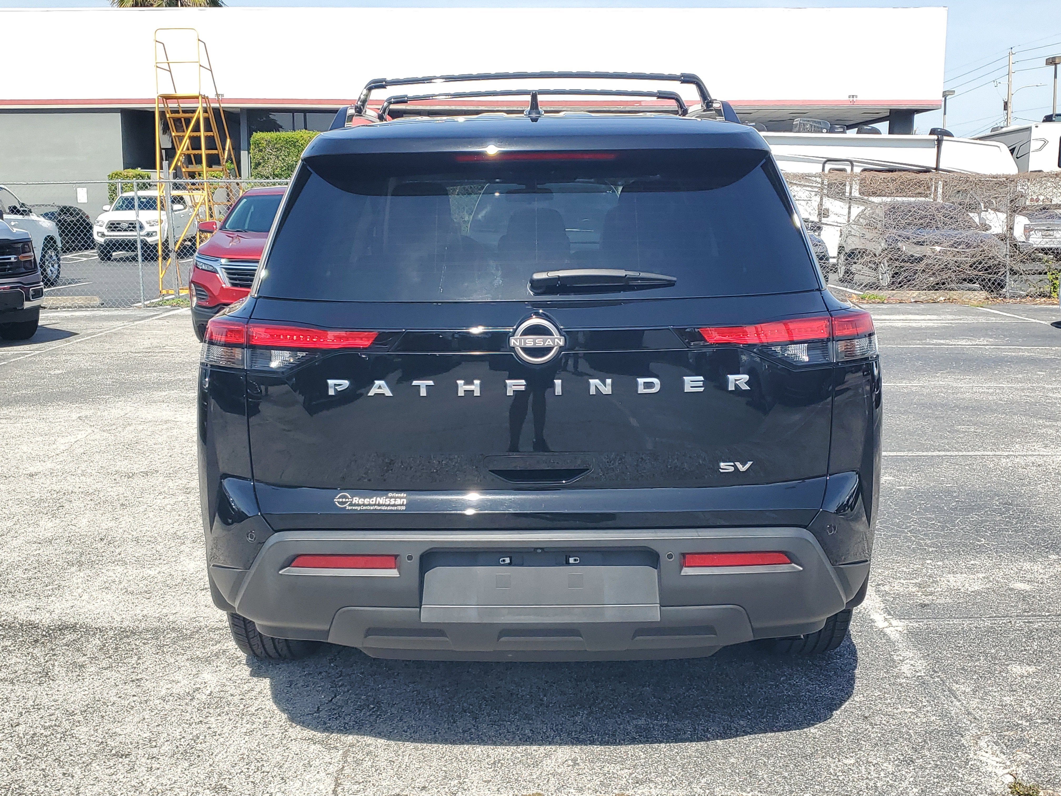 2022 Nissan Pathfinder SV