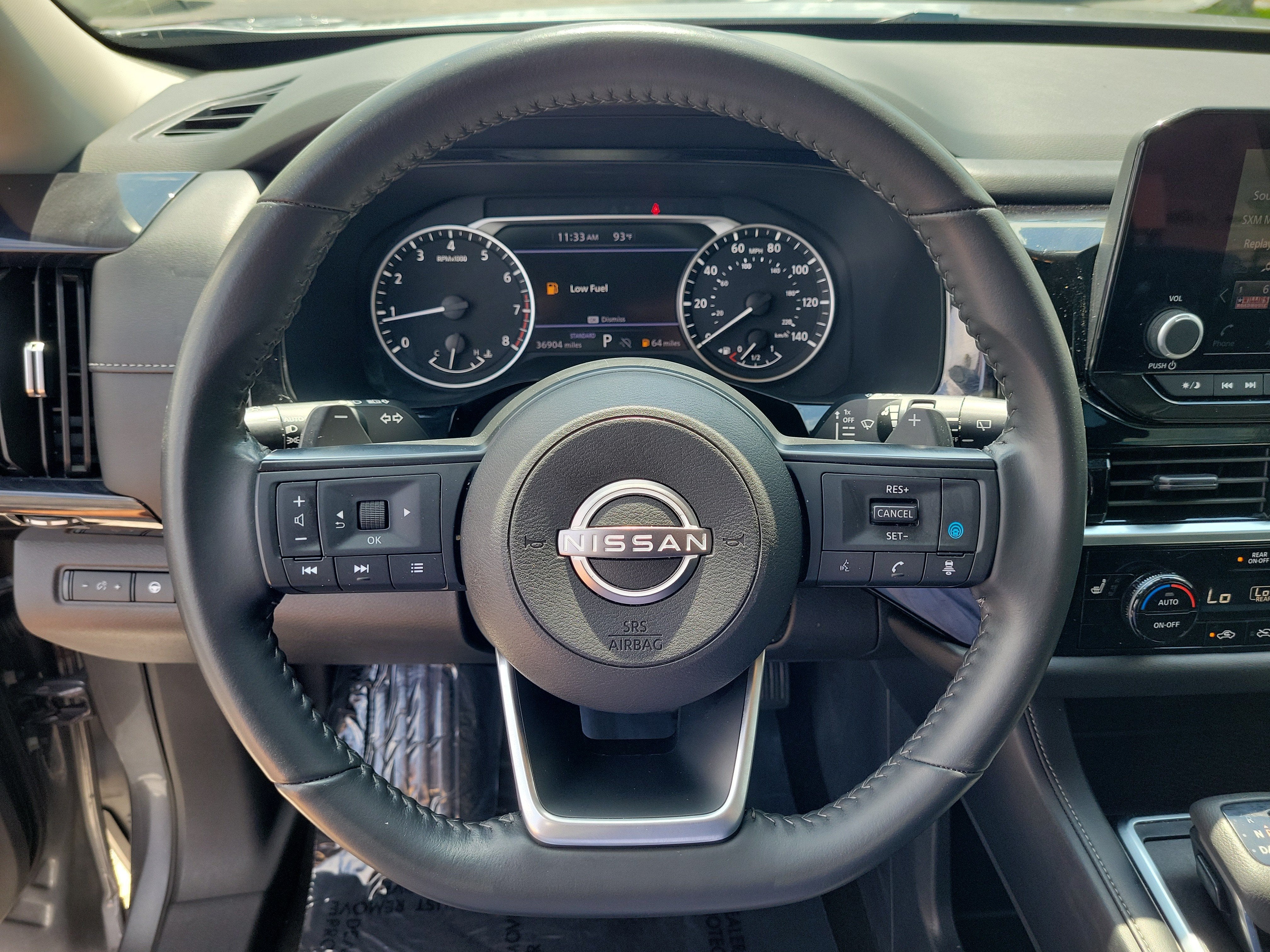 2024 Nissan Pathfinder SV
