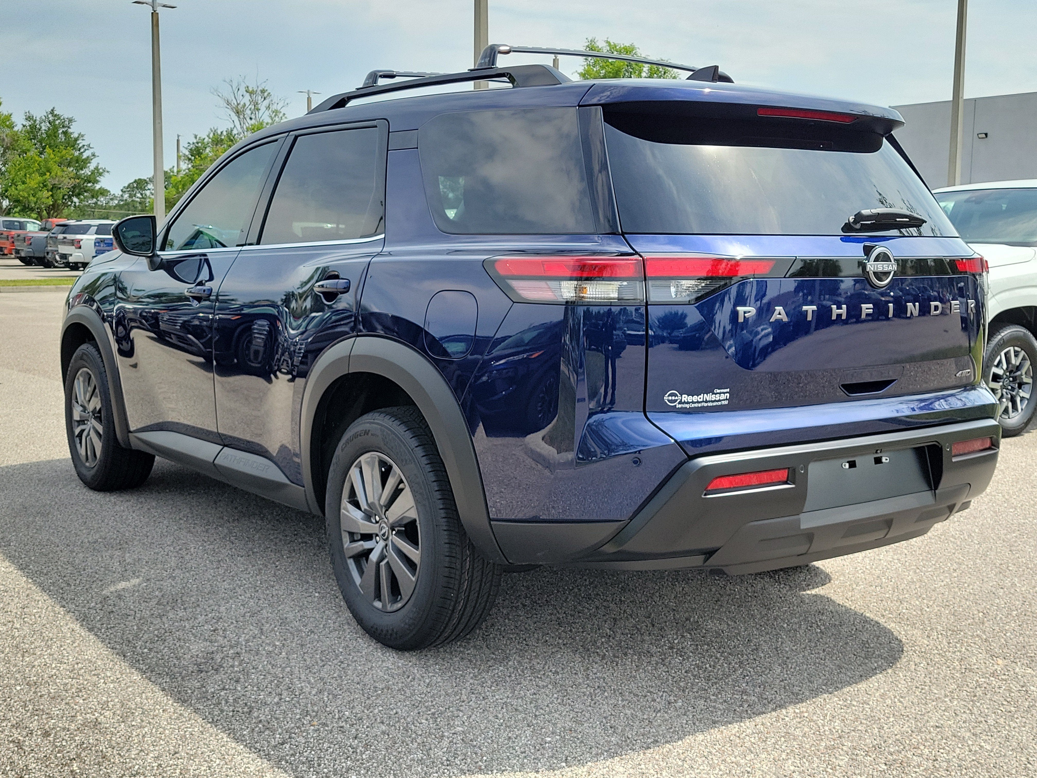 2026 Nissan Pathfinder SV