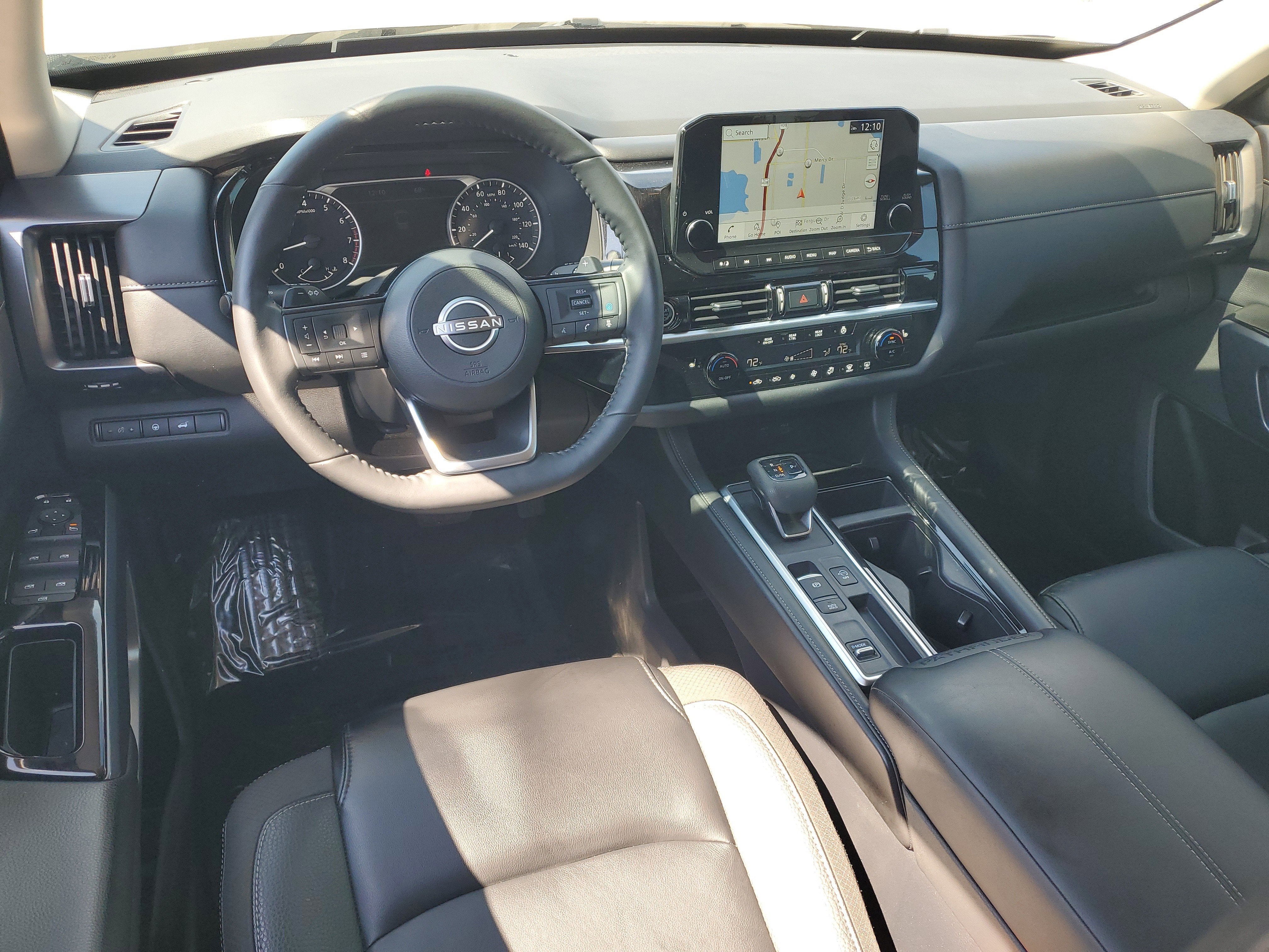 2024 Nissan Pathfinder SL