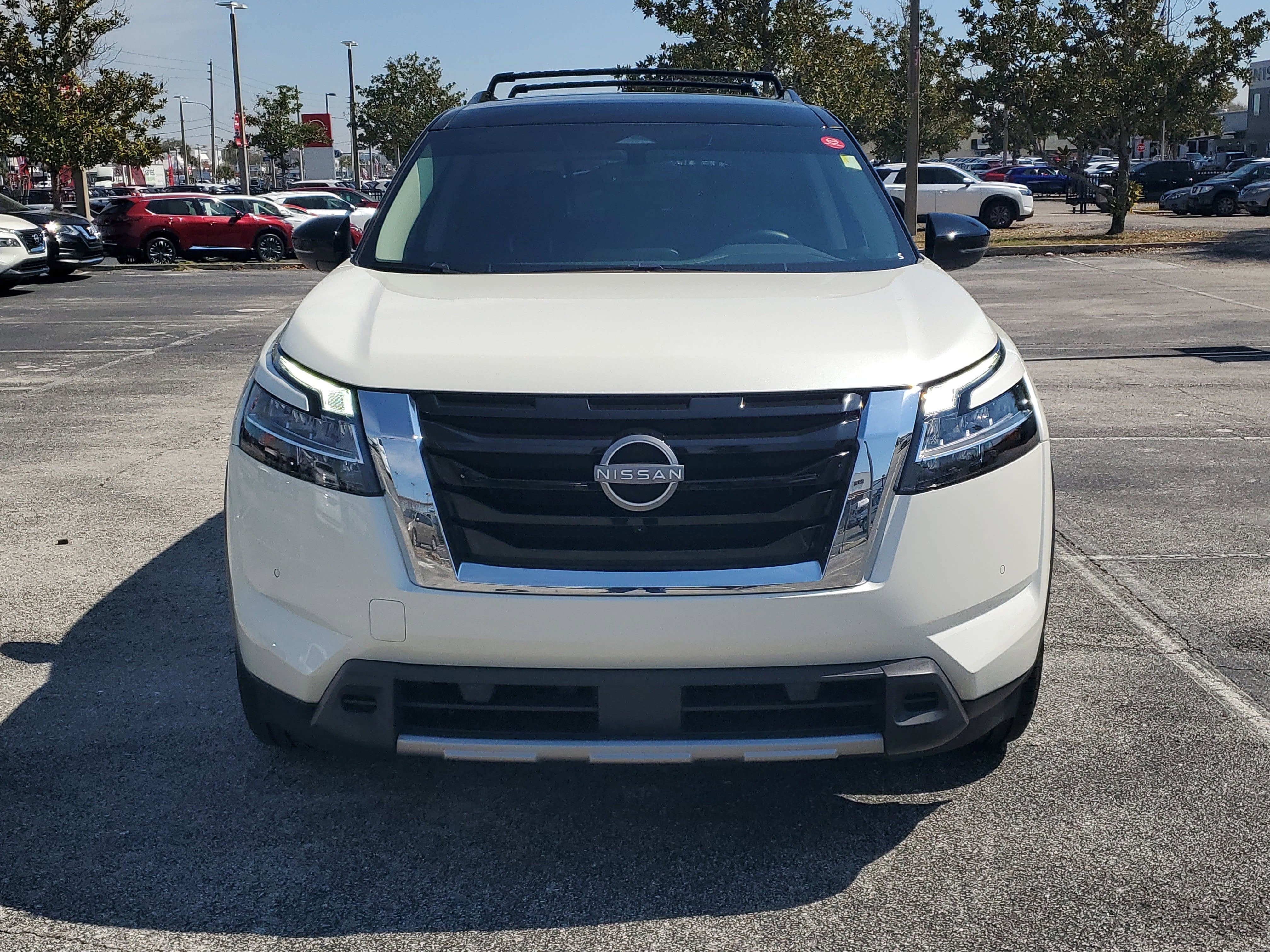 2024 Nissan Pathfinder SL