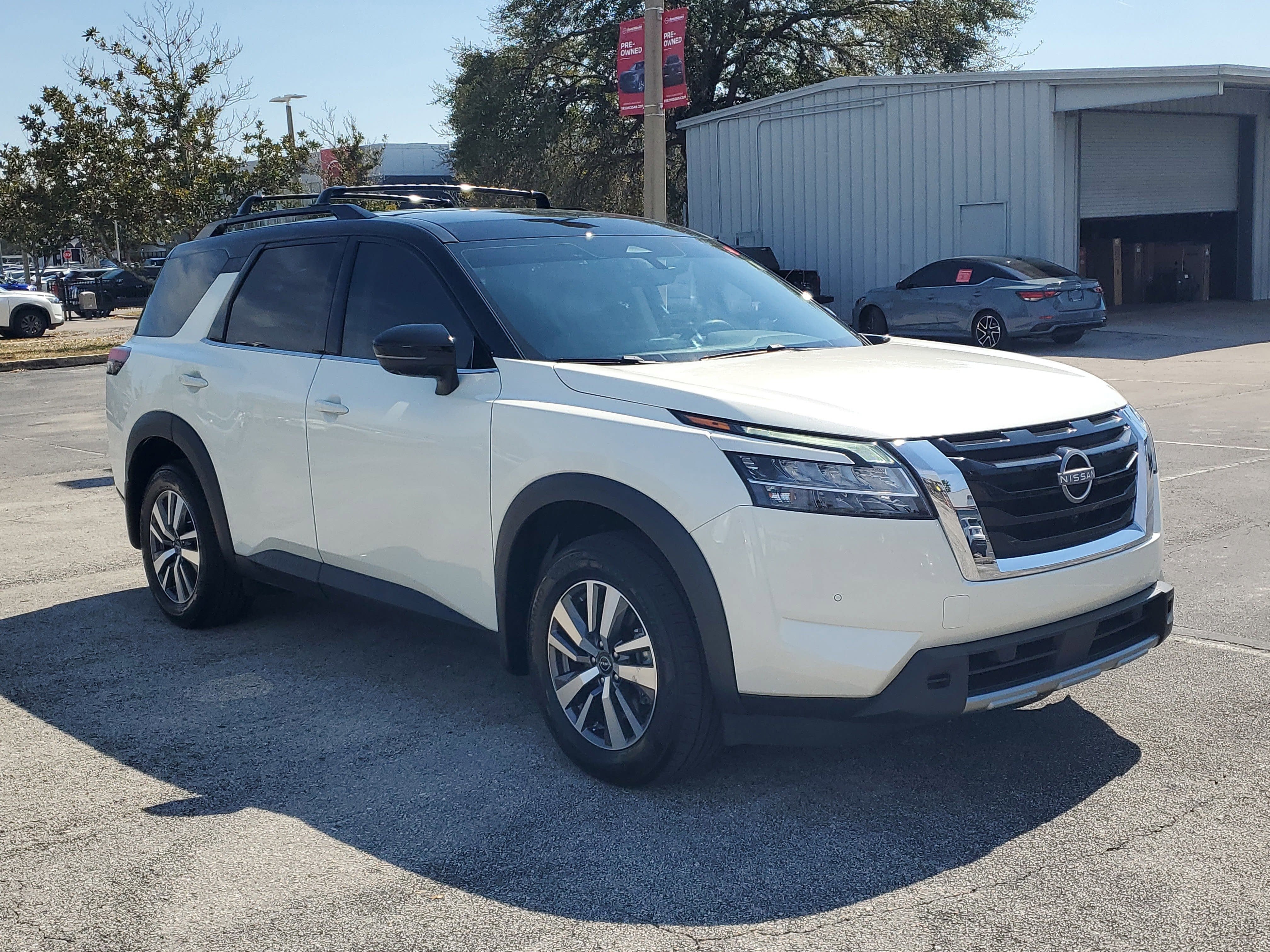 2024 Nissan Pathfinder SL