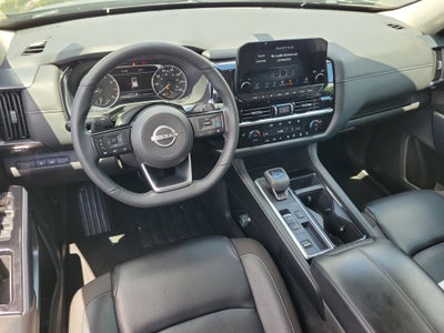 2024 Nissan Pathfinder SL