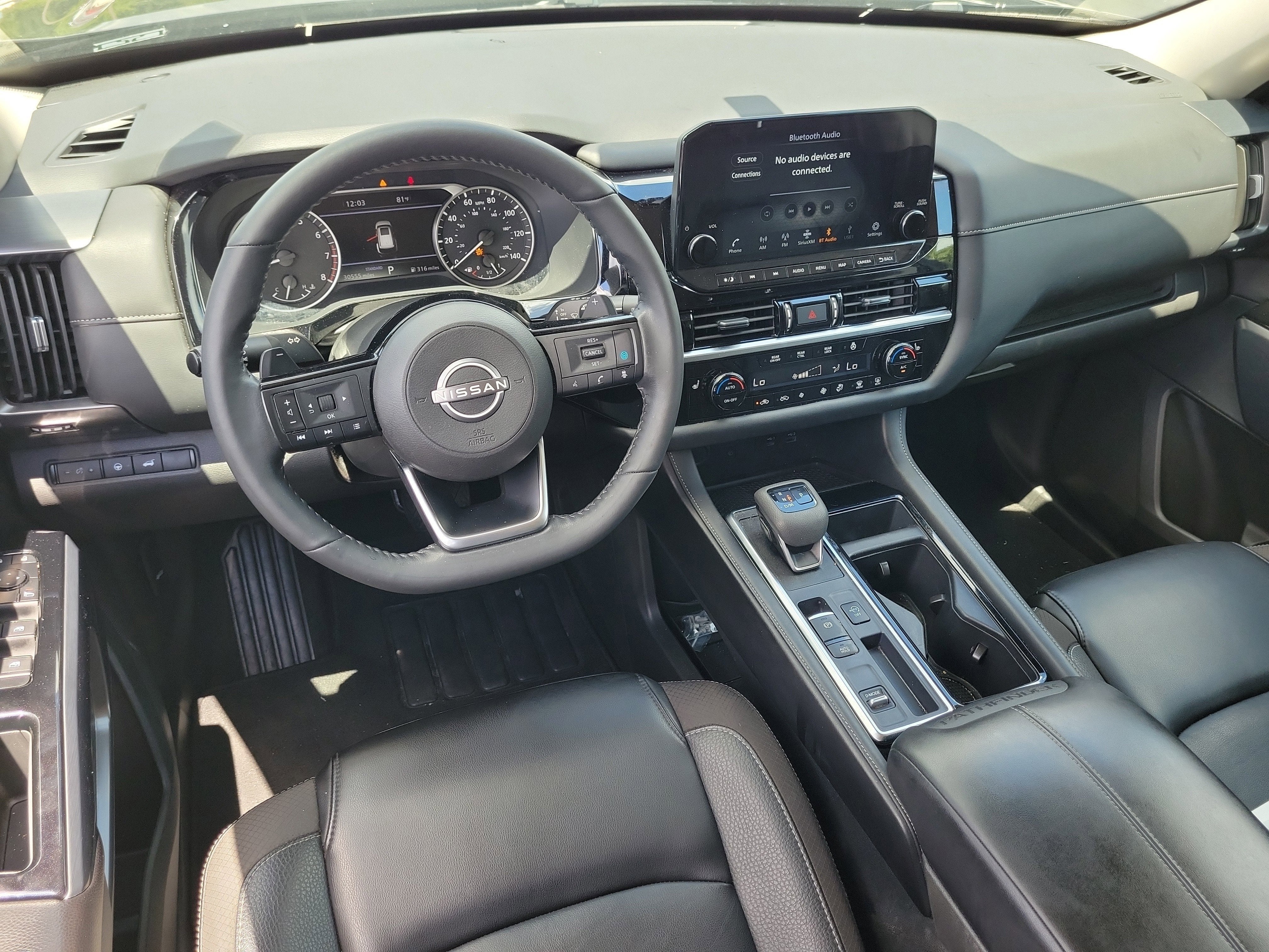 2024 Nissan Pathfinder SL