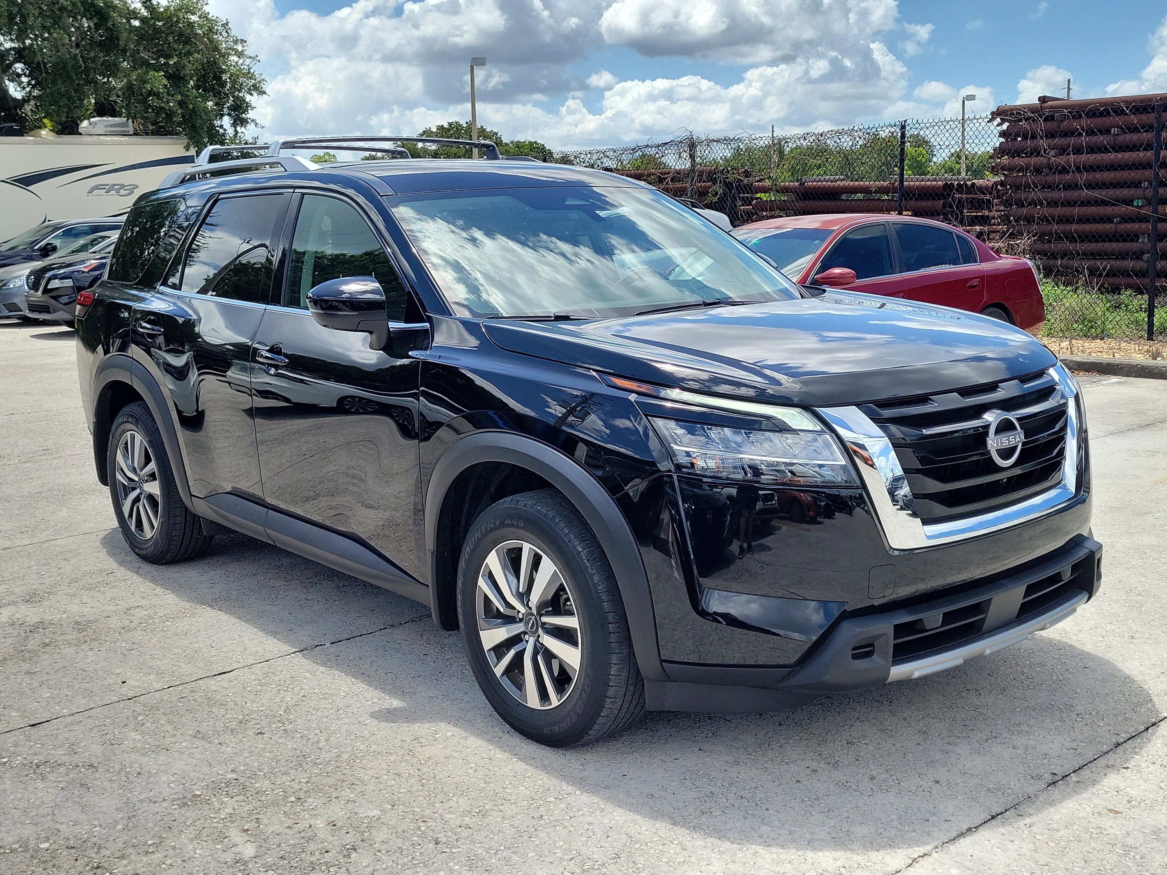2024 Nissan Pathfinder SL