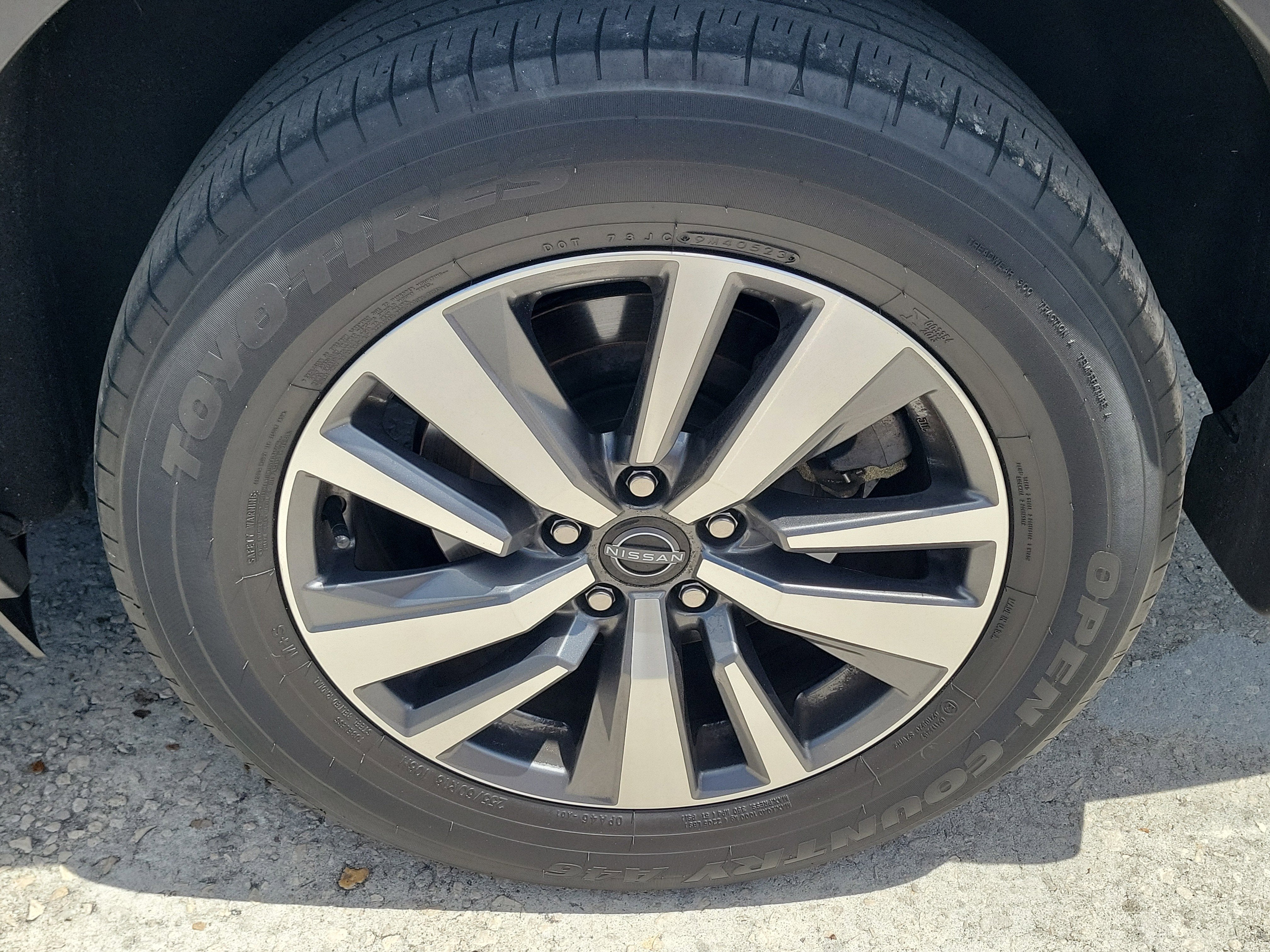 2024 Nissan Pathfinder SL