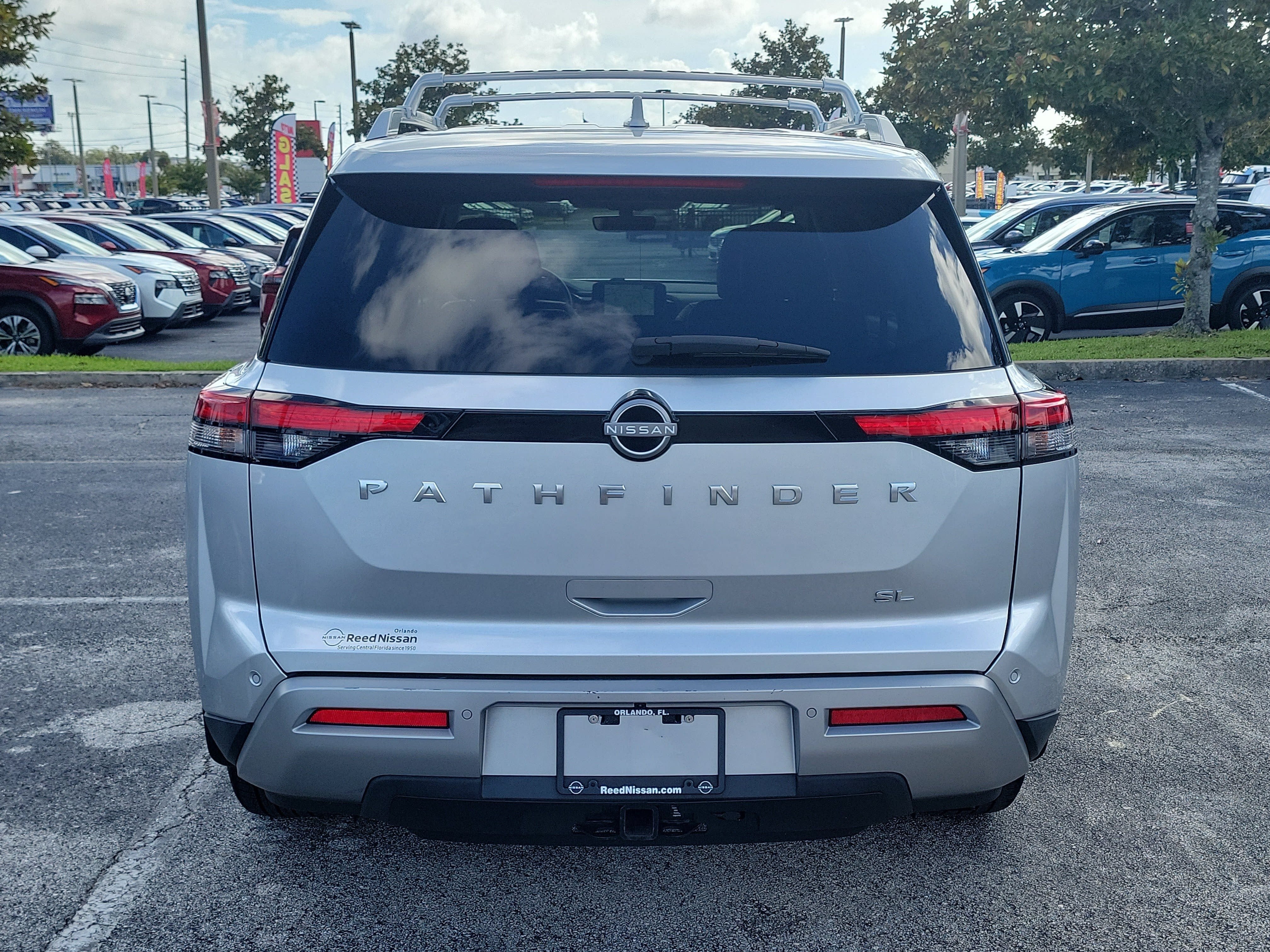 2024 Nissan Pathfinder SL