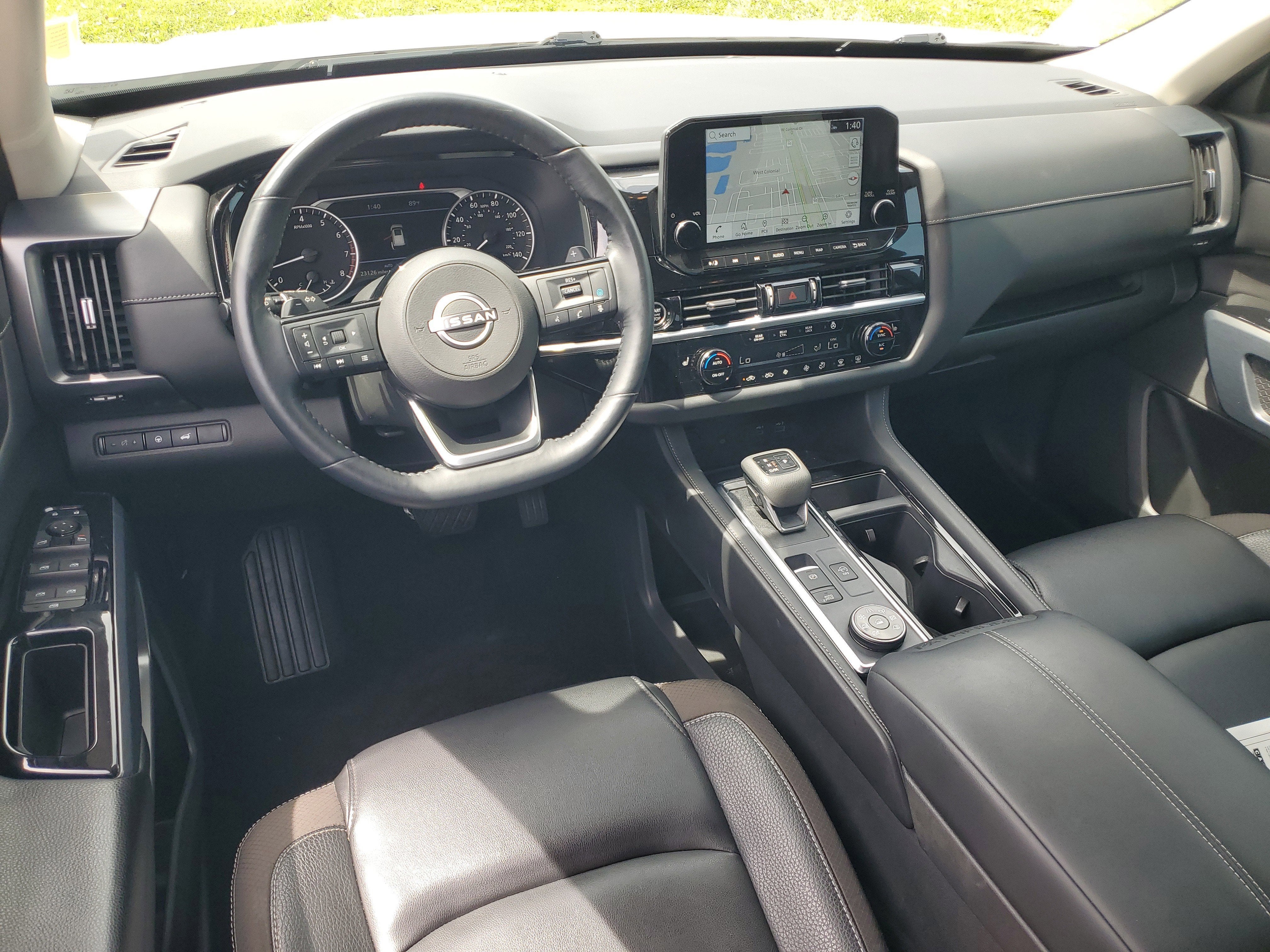 2023 Nissan Pathfinder SL