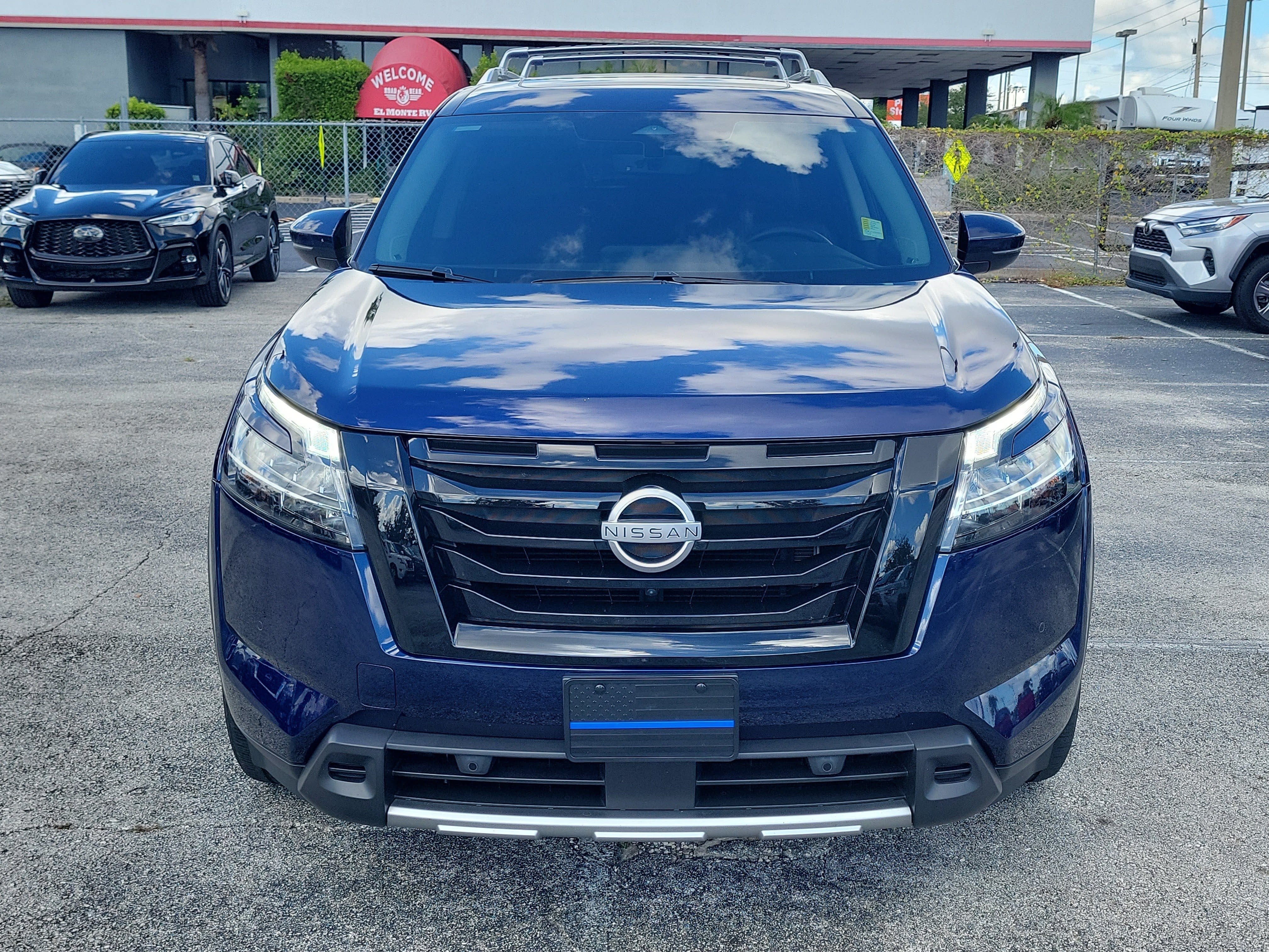 2024 Nissan Pathfinder SL
