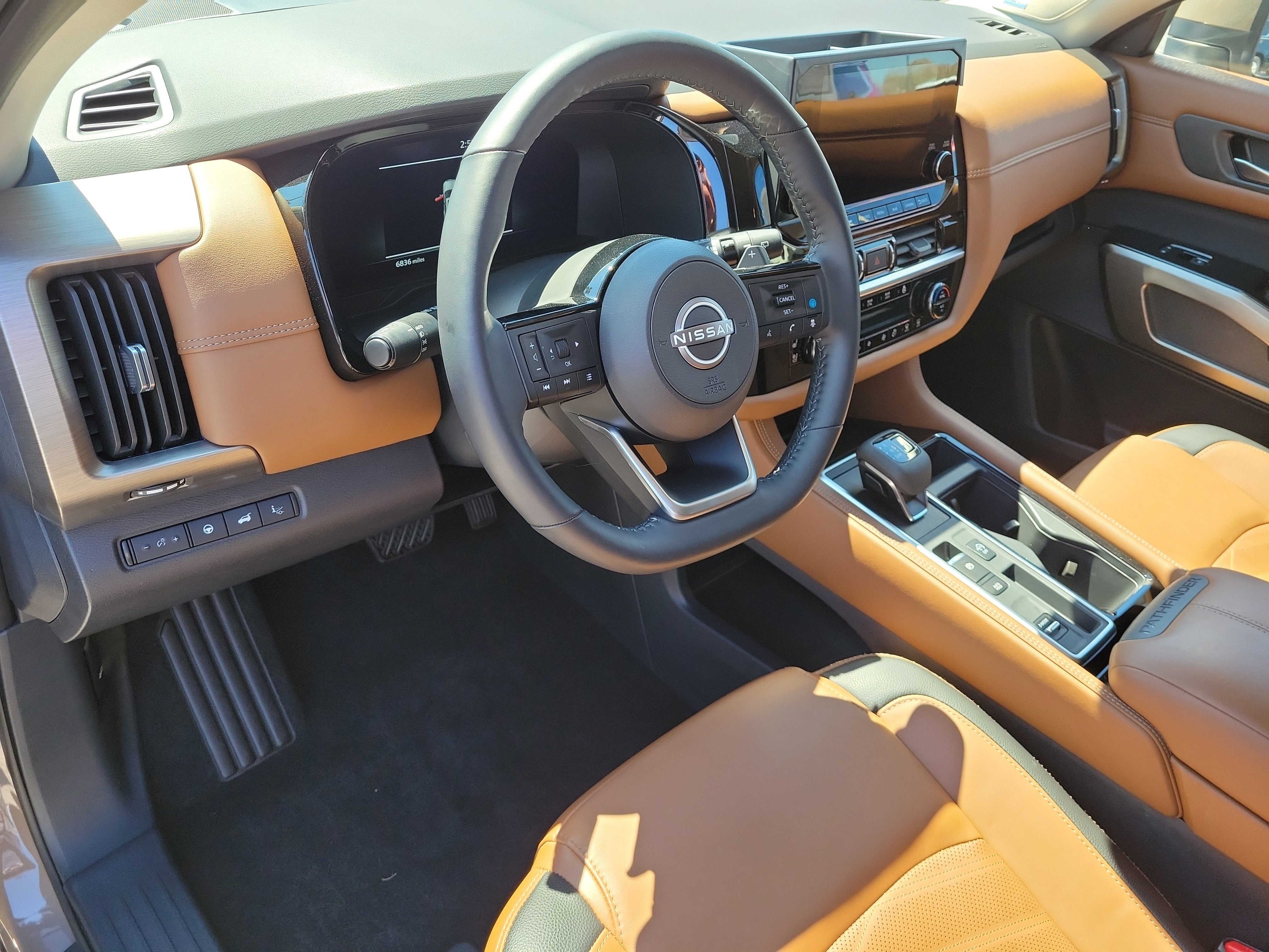 2025 Nissan Pathfinder Platinum