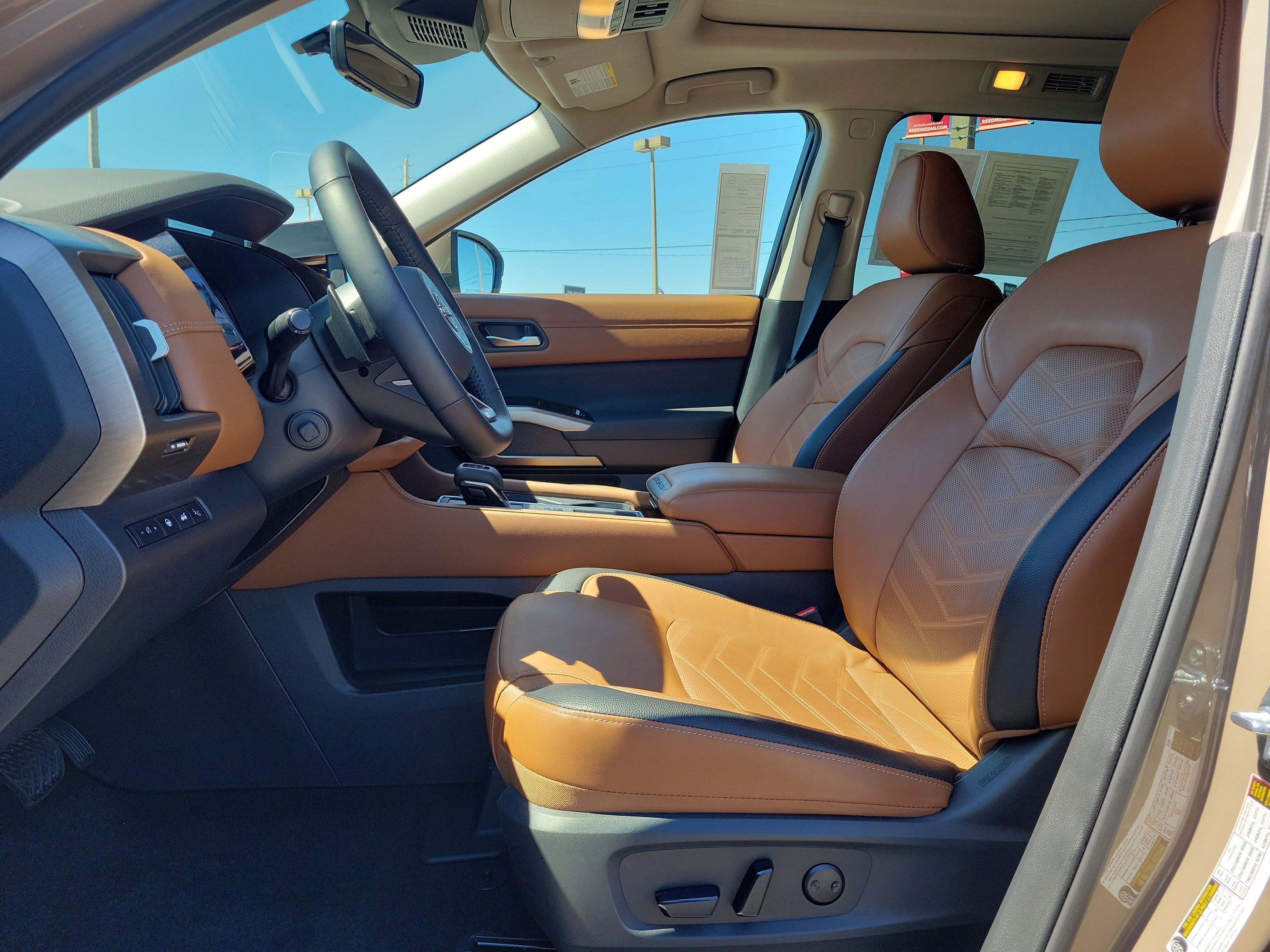 2025 Nissan Pathfinder Platinum