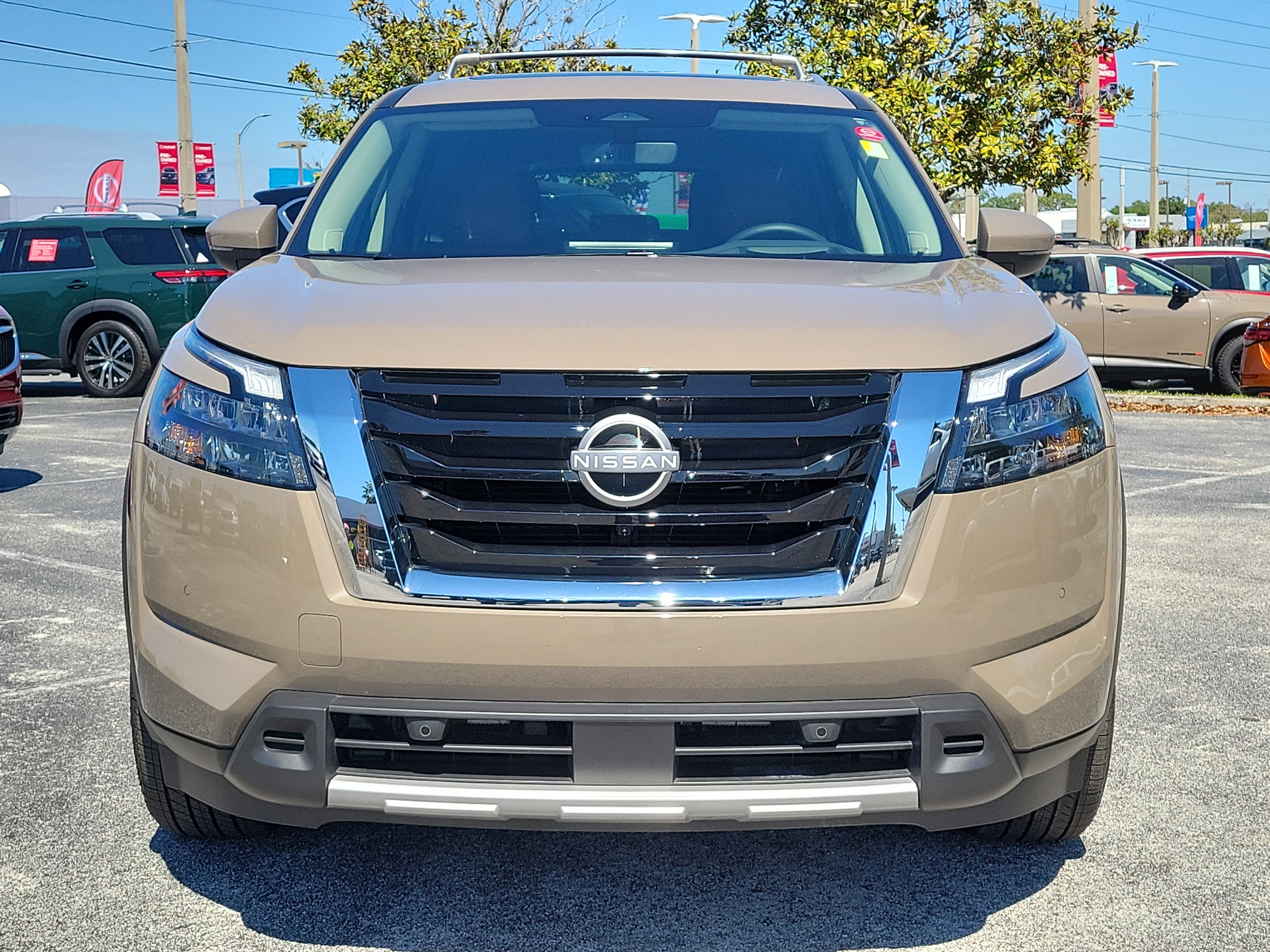 2025 Nissan Pathfinder Platinum