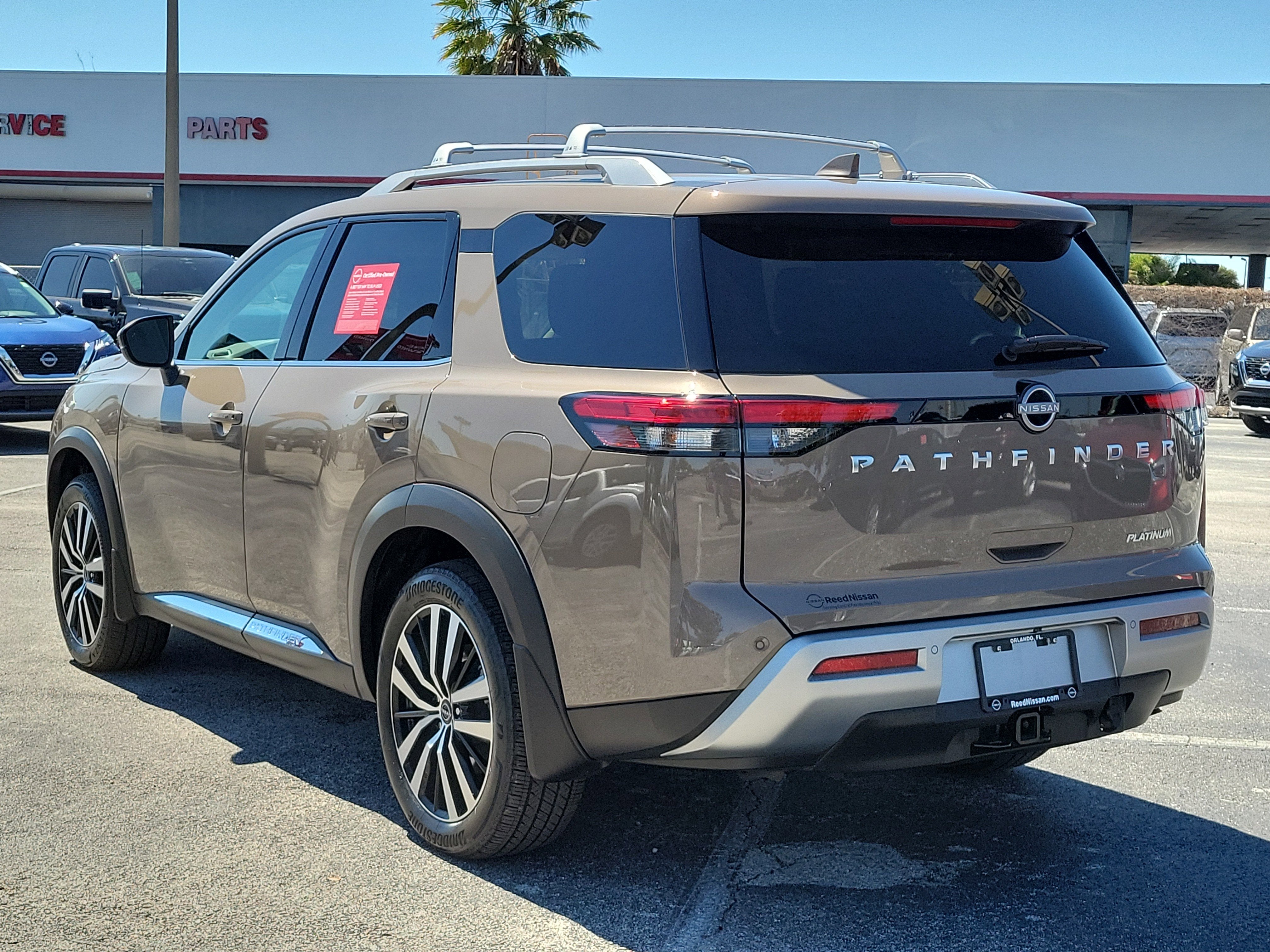 2025 Nissan Pathfinder Platinum