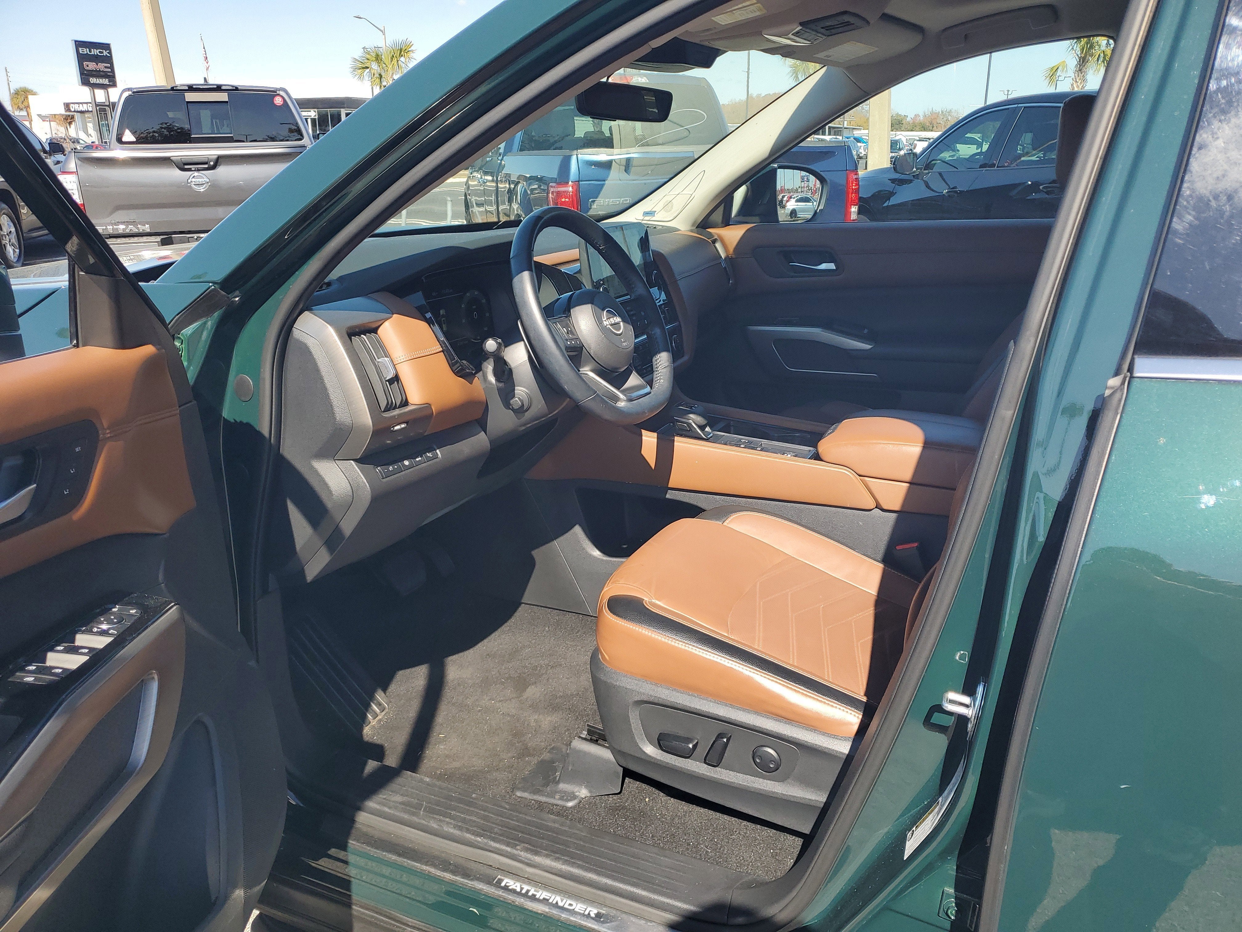 2023 Nissan Pathfinder Platinum