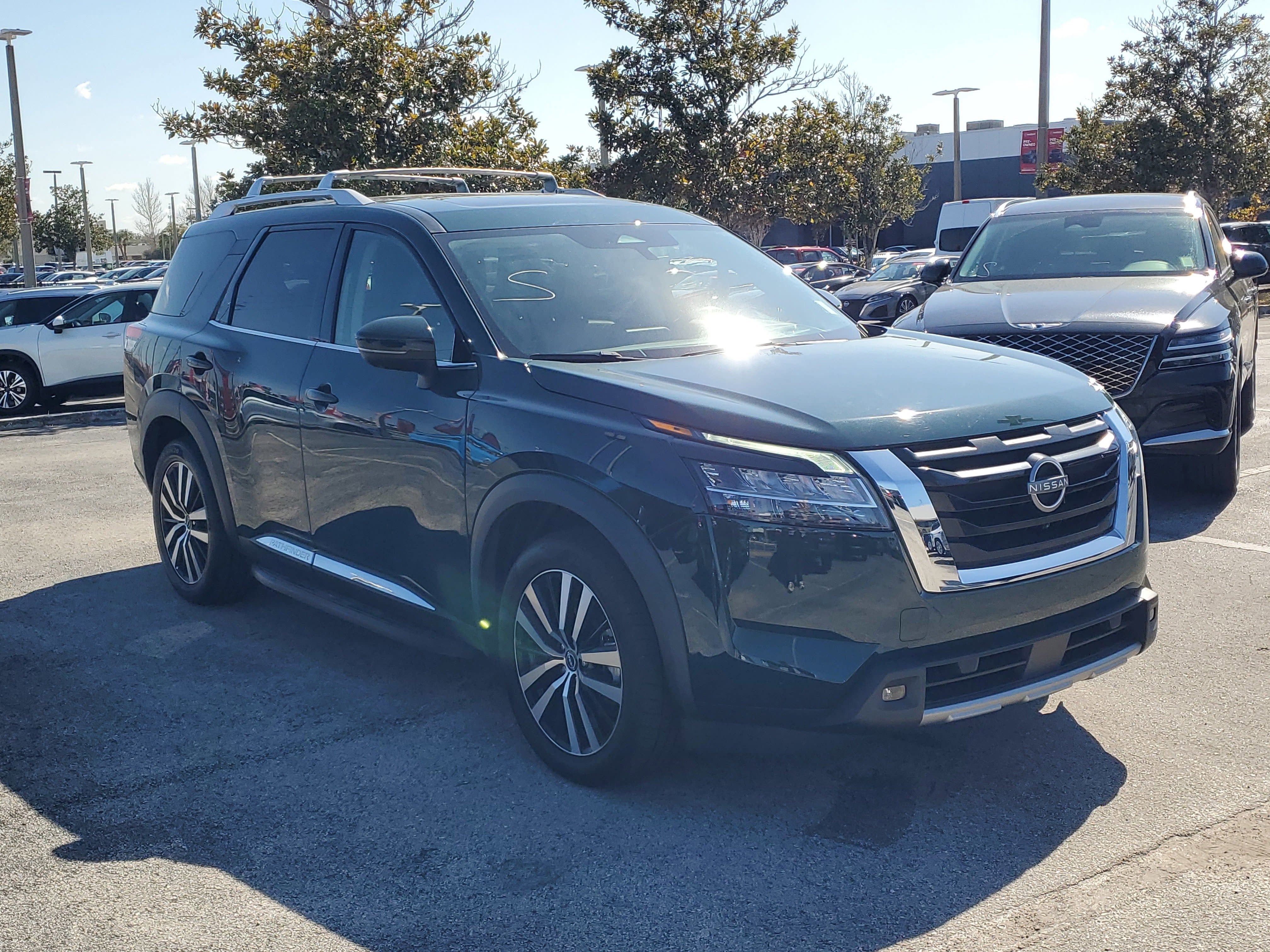 2023 Nissan Pathfinder Platinum