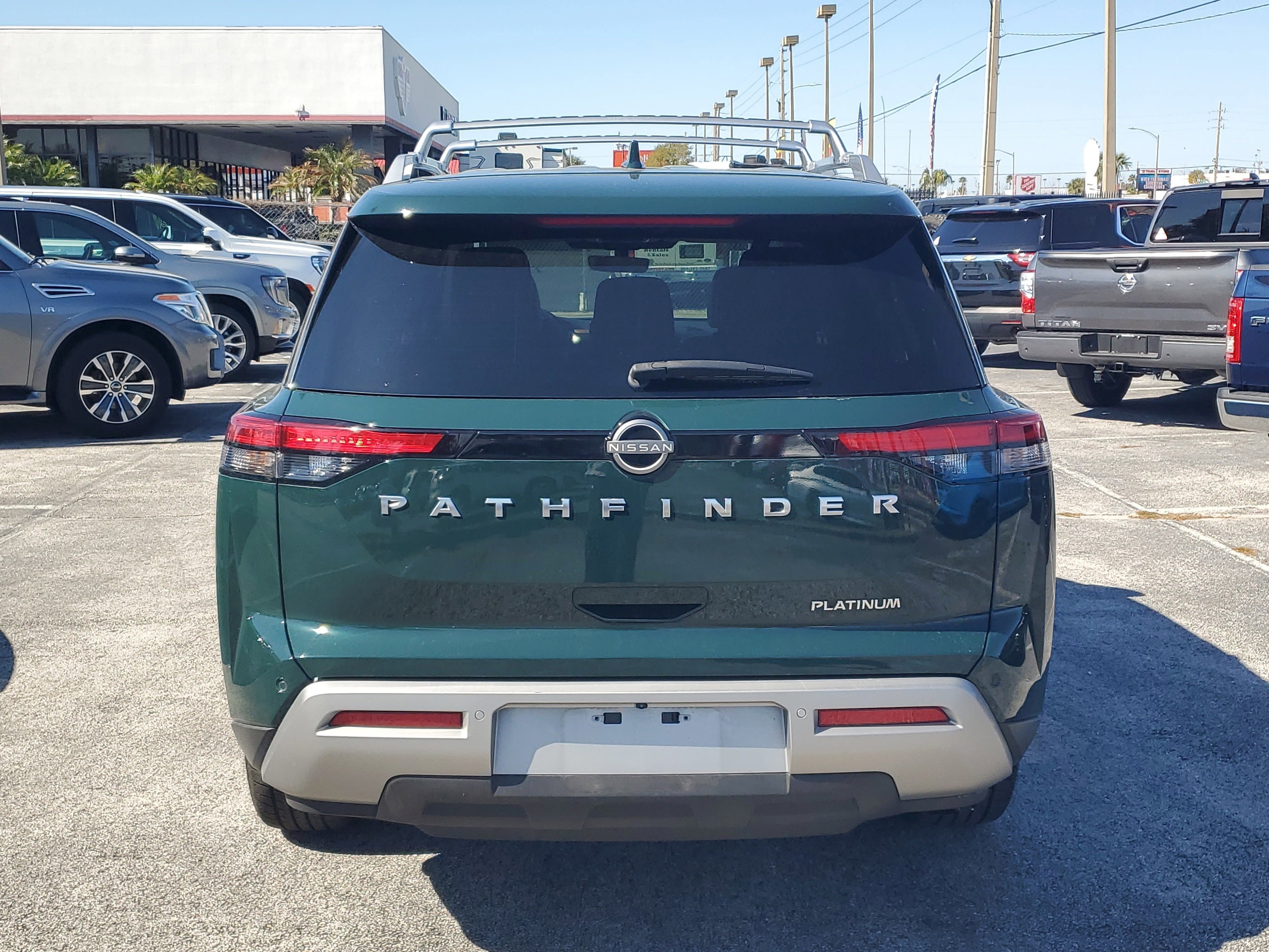 2023 Nissan Pathfinder Platinum