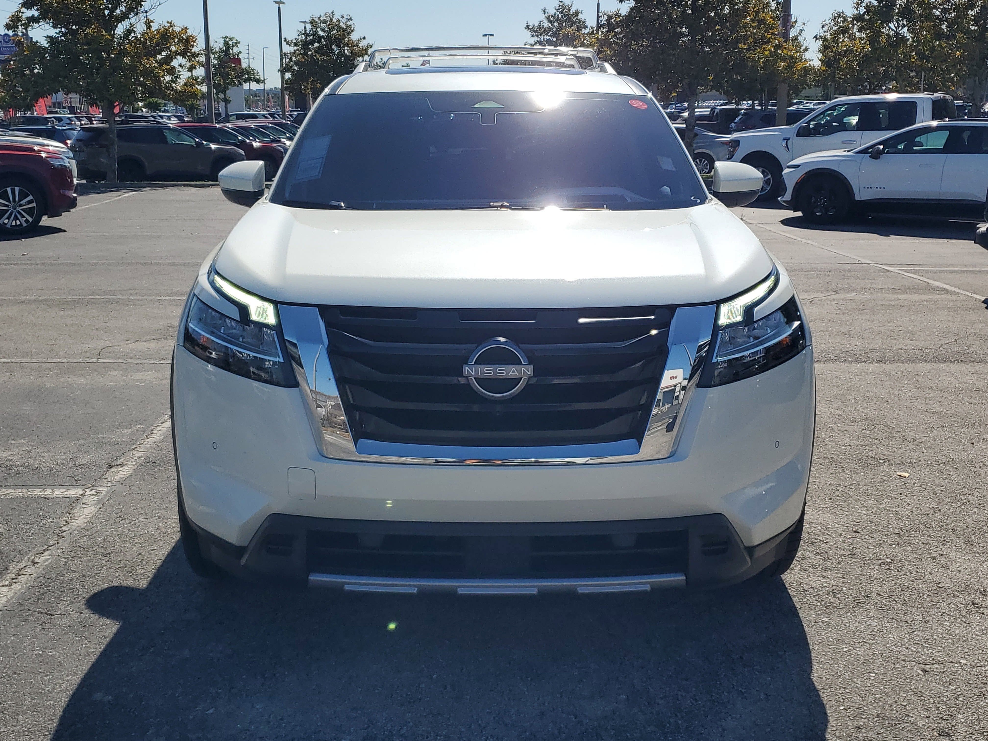 2023 Nissan Pathfinder Platinum