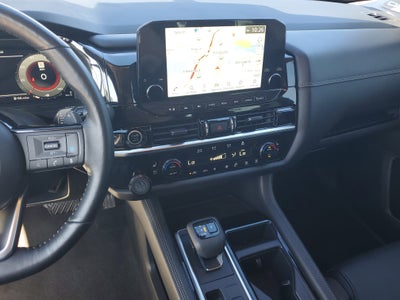 2023 Nissan Pathfinder Platinum