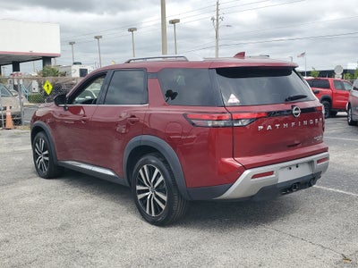 2023 Nissan Pathfinder Platinum