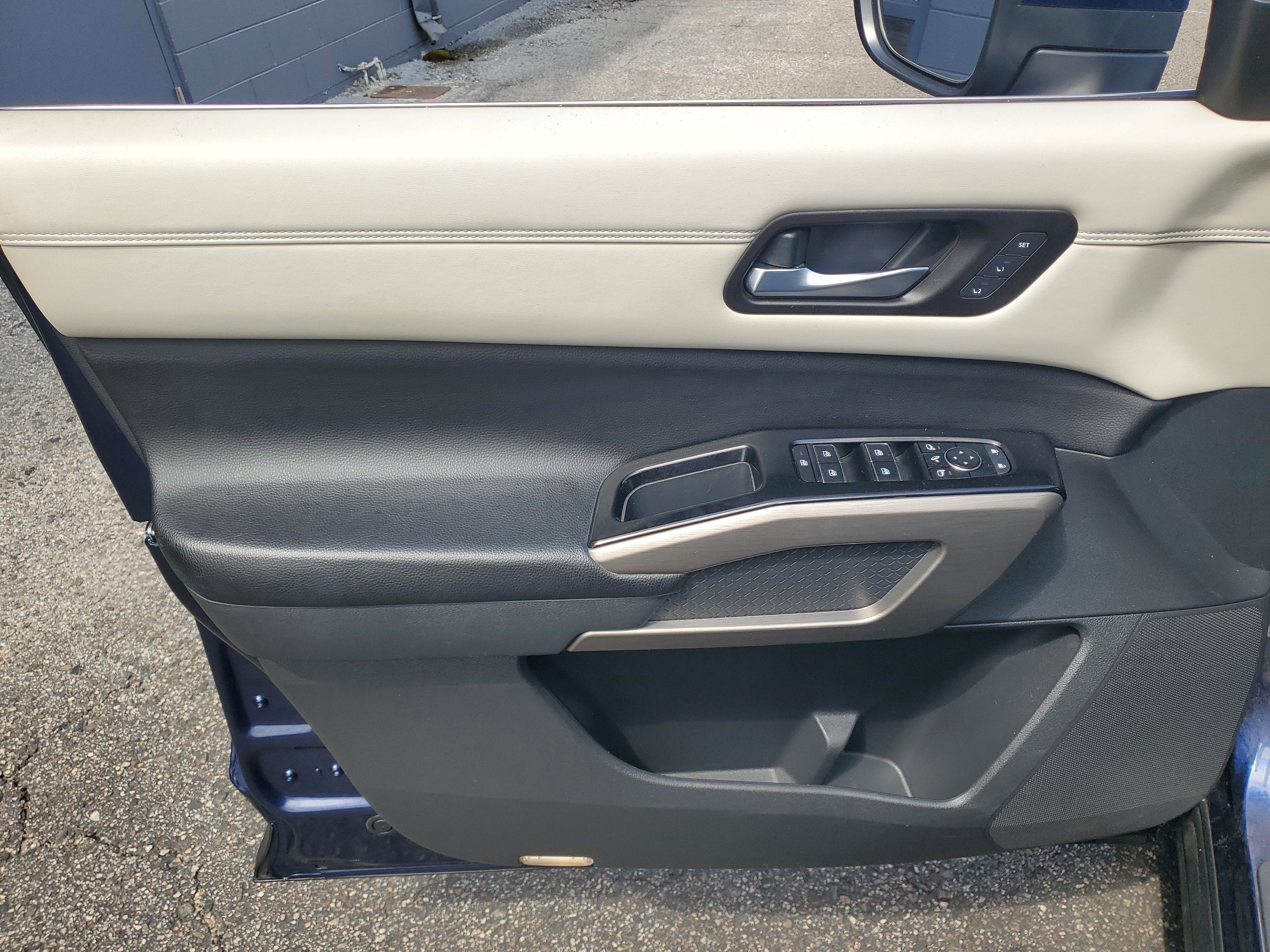 2022 Nissan Pathfinder Platinum