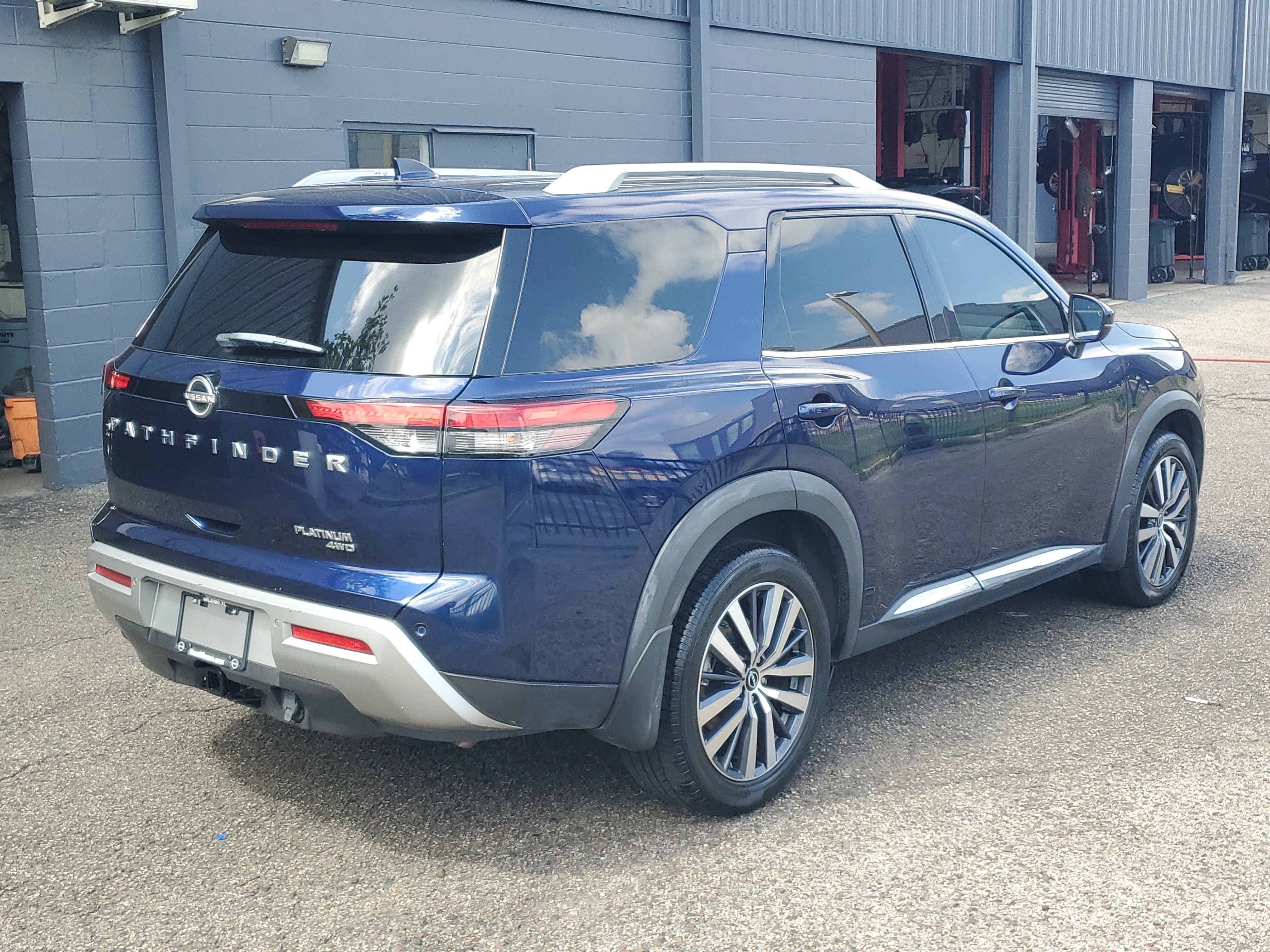 2022 Nissan Pathfinder Platinum