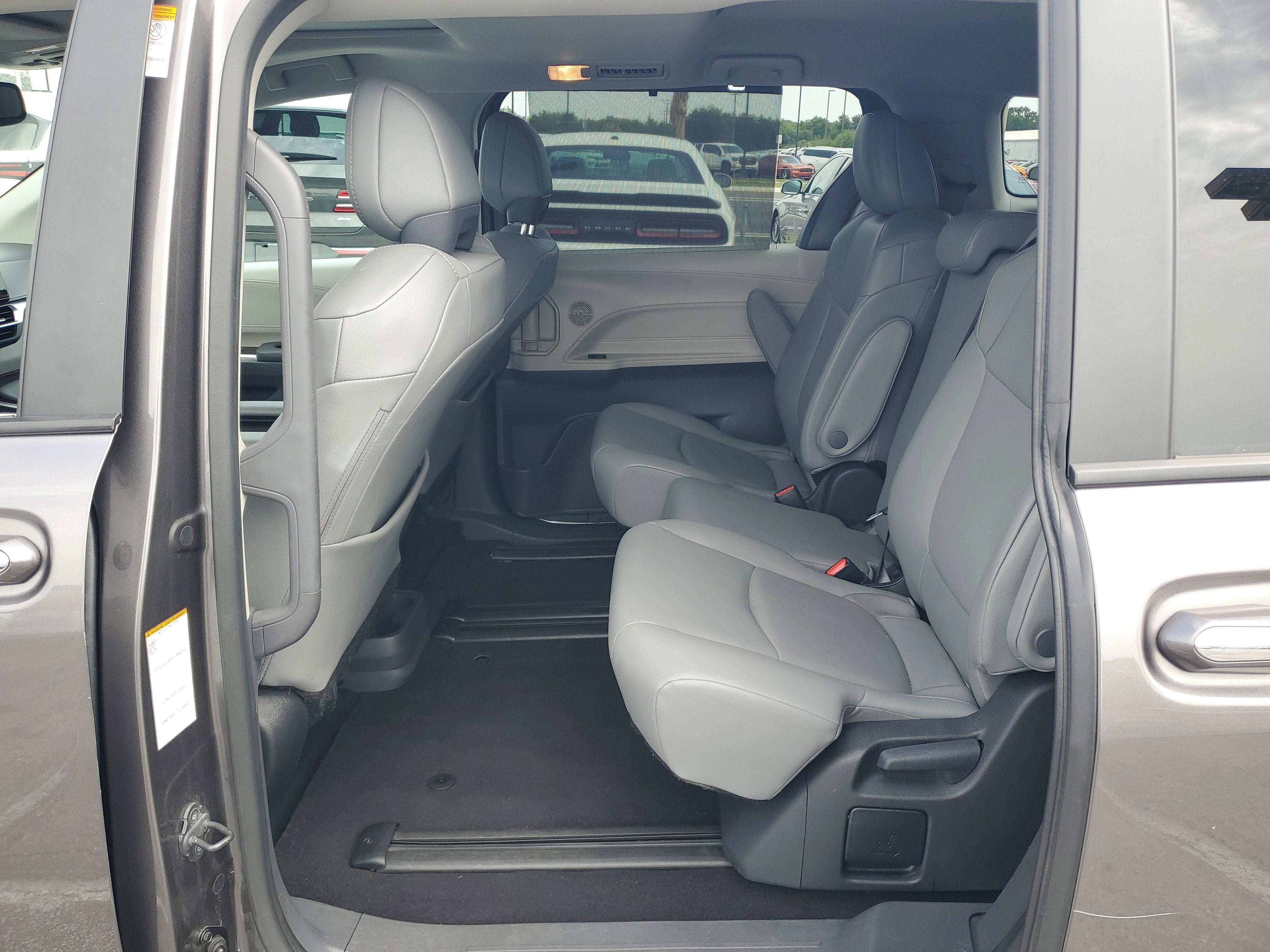 2024 Toyota Sienna XLE