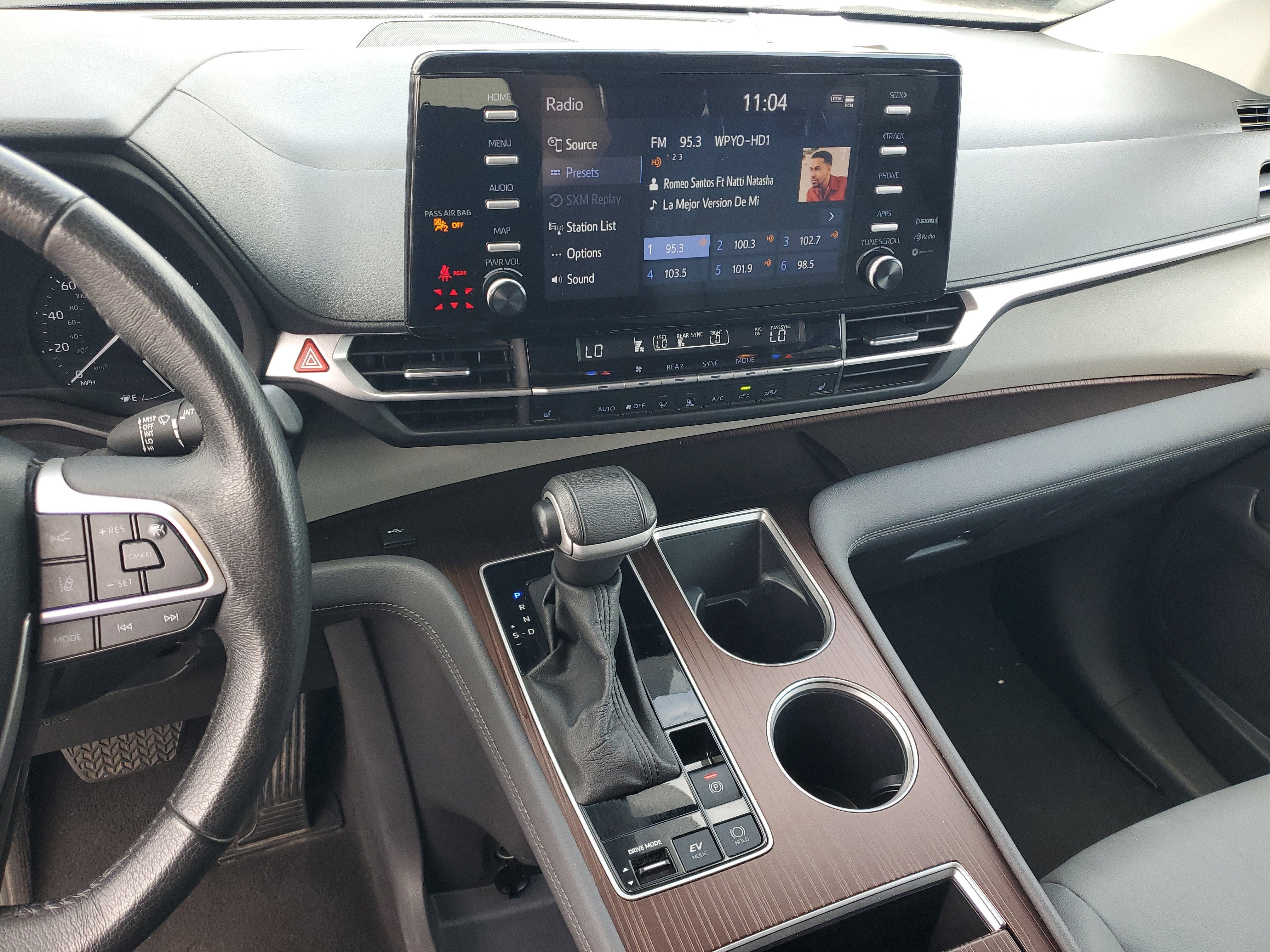 2024 Toyota Sienna XLE