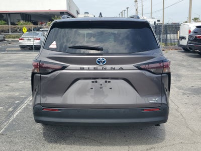 2024 Toyota Sienna XLE